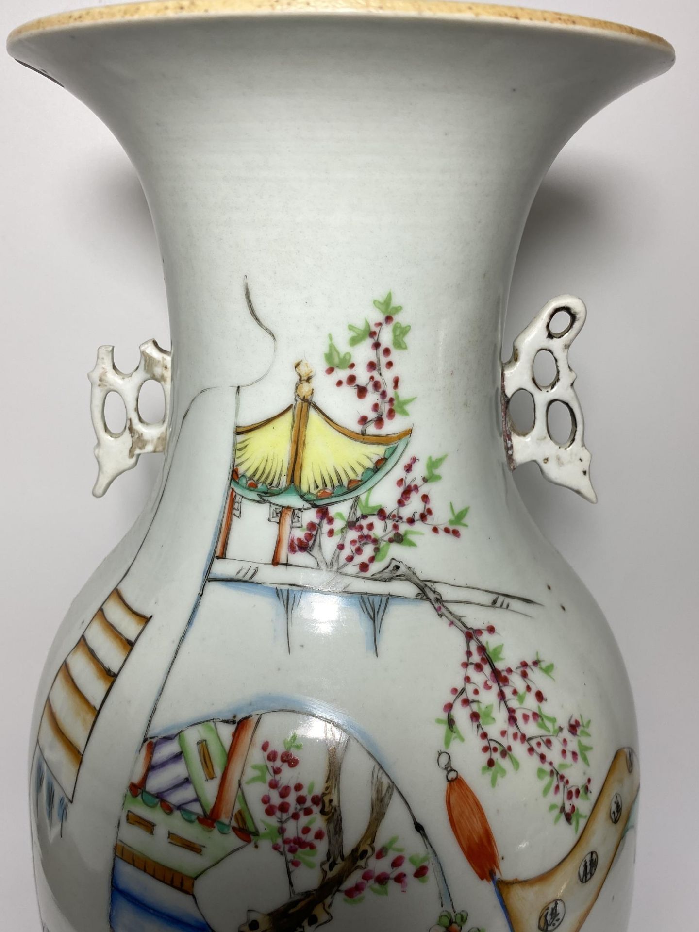 A LARGE 19TH CENTURY CHINESE QING PORCELAIN VASE WITH FIGURAL & CALLIGRAPHY DESIGN, HEIGHT 43CM - Image 3 of 11