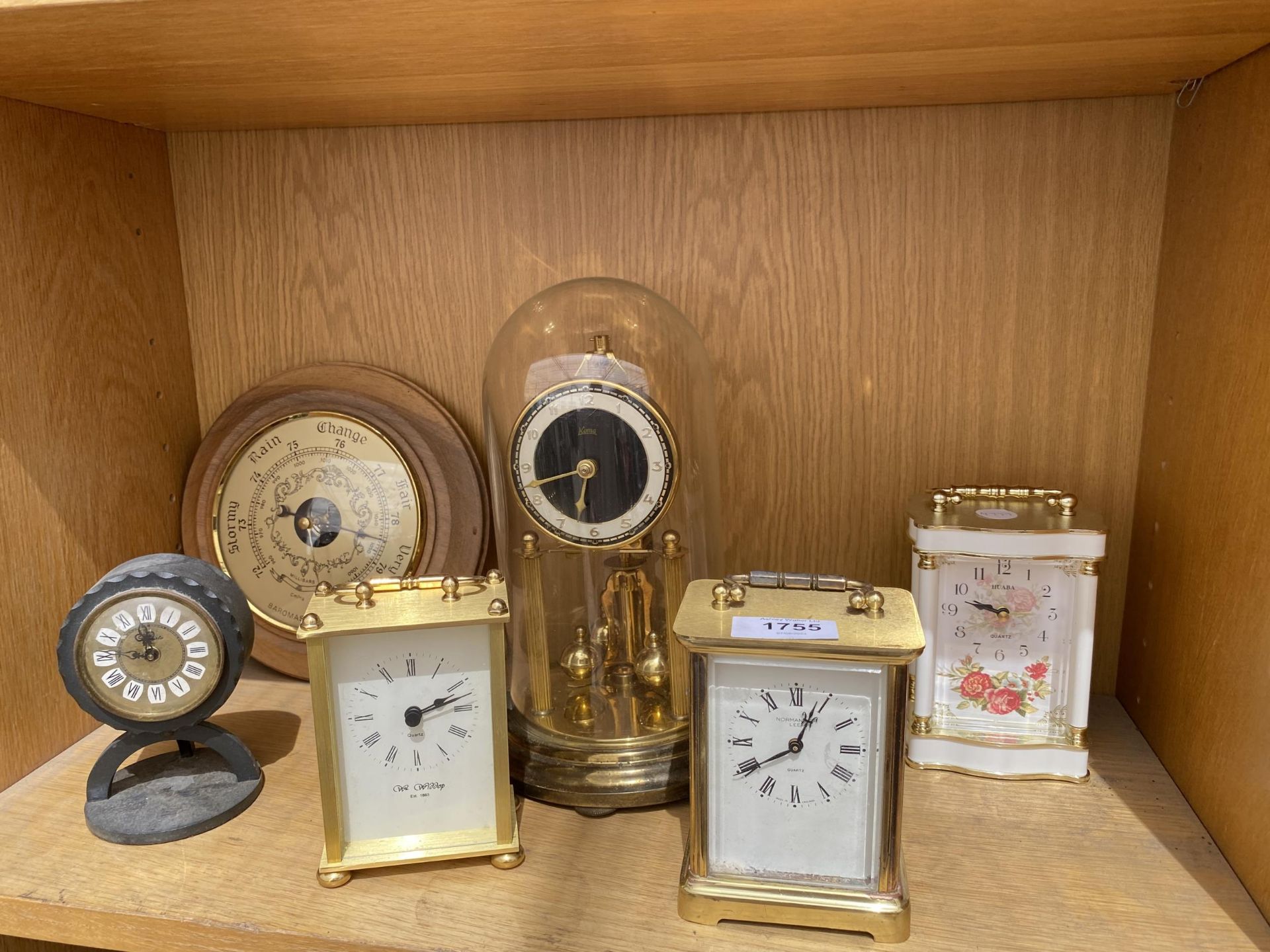 AN ASSORTMENT OF CLOCKS AND BAROMETERS TO INCLUDE AN ANNIVERSARY CLOCK AND THREE CARRIAGE CLOCKS ETC