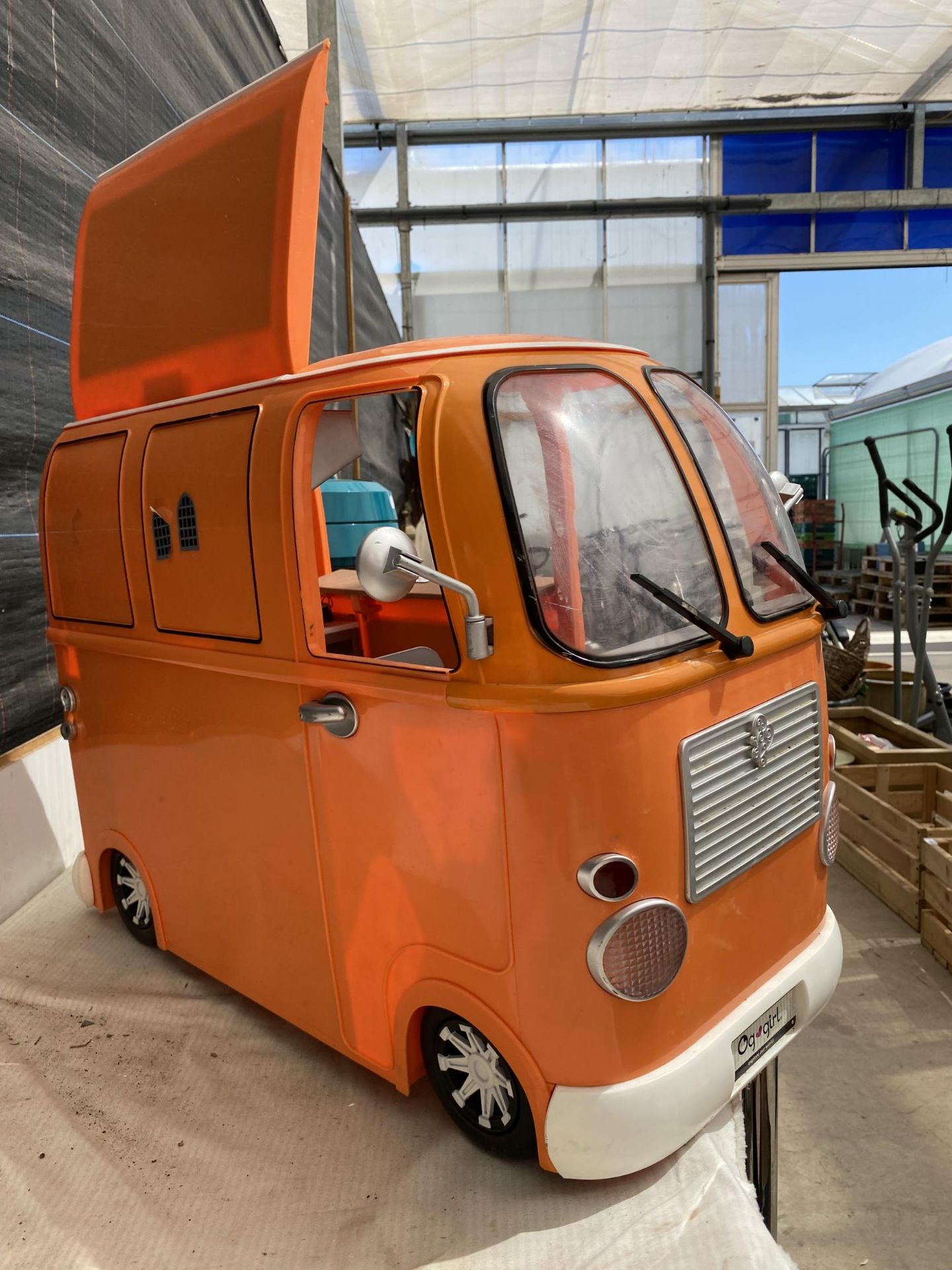 AN 'OG' CHILDRENS TOY CATERING VAN - Image 9 of 9