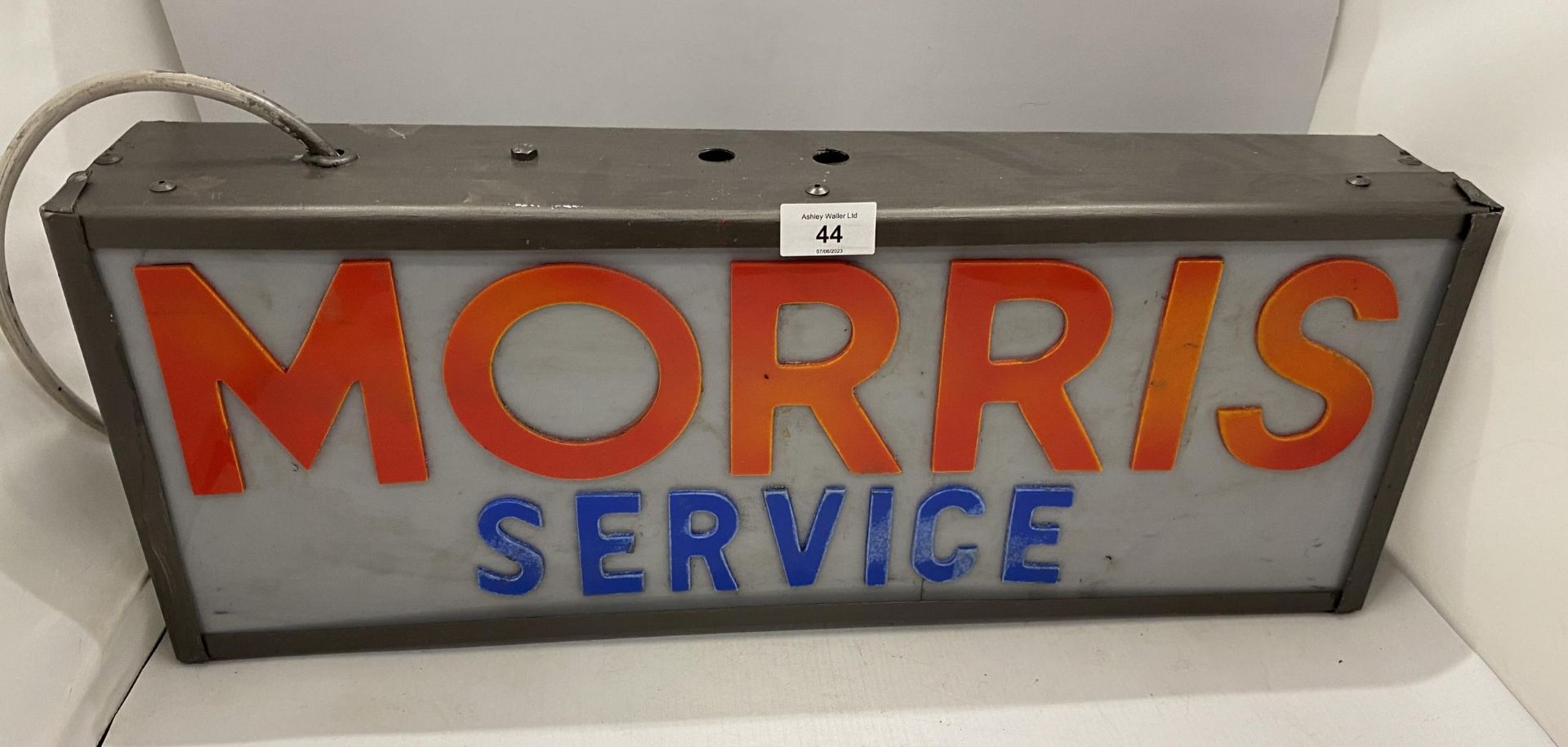 A 'MORRIS SERVICE' ILLUMINATED BOX SIGN, 23 X 57CM