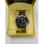 A BOXED INVICTA DIVERS GENTS WATCH, WORKING AT TIME OF CATALOGUING BUT NO WARRANTY GIVEN