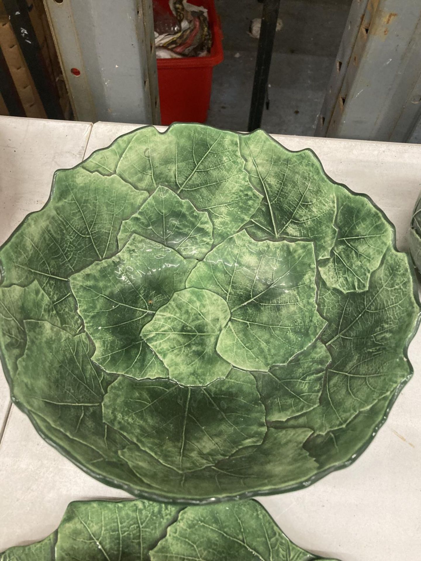 AN ITALIAN CABBAGE LEAF JUG AND BOWL TOGETHER WITH STAND AND DISH - Image 2 of 6