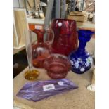 A MIXED LOT OF VINTAGE GLASSWARE, CRANBERRY GLASS ETC