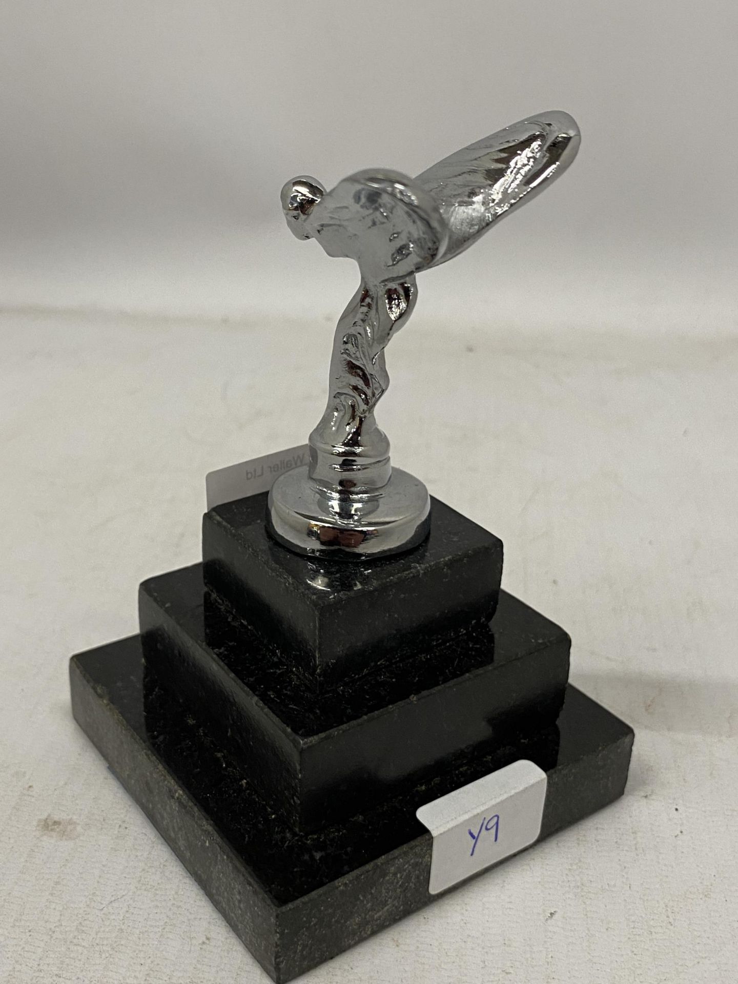 A CHROME SPIRIT OF ECSTASY MODEL ON MARBLE BASE, HEIGHT 13.5CM - Image 2 of 2