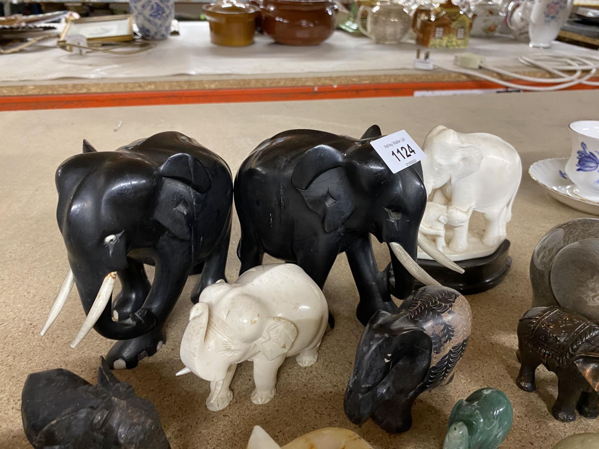 A COLLECTION OF ELEPHANTS TO INCLUDE EBONY AND HARDSTONE EXAMPLES ETC - Image 2 of 3