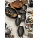 A QUANTITY OF TREEN LARGE AND SMALL BOWLS, A TRAY, SERVING SPOONS, ETC