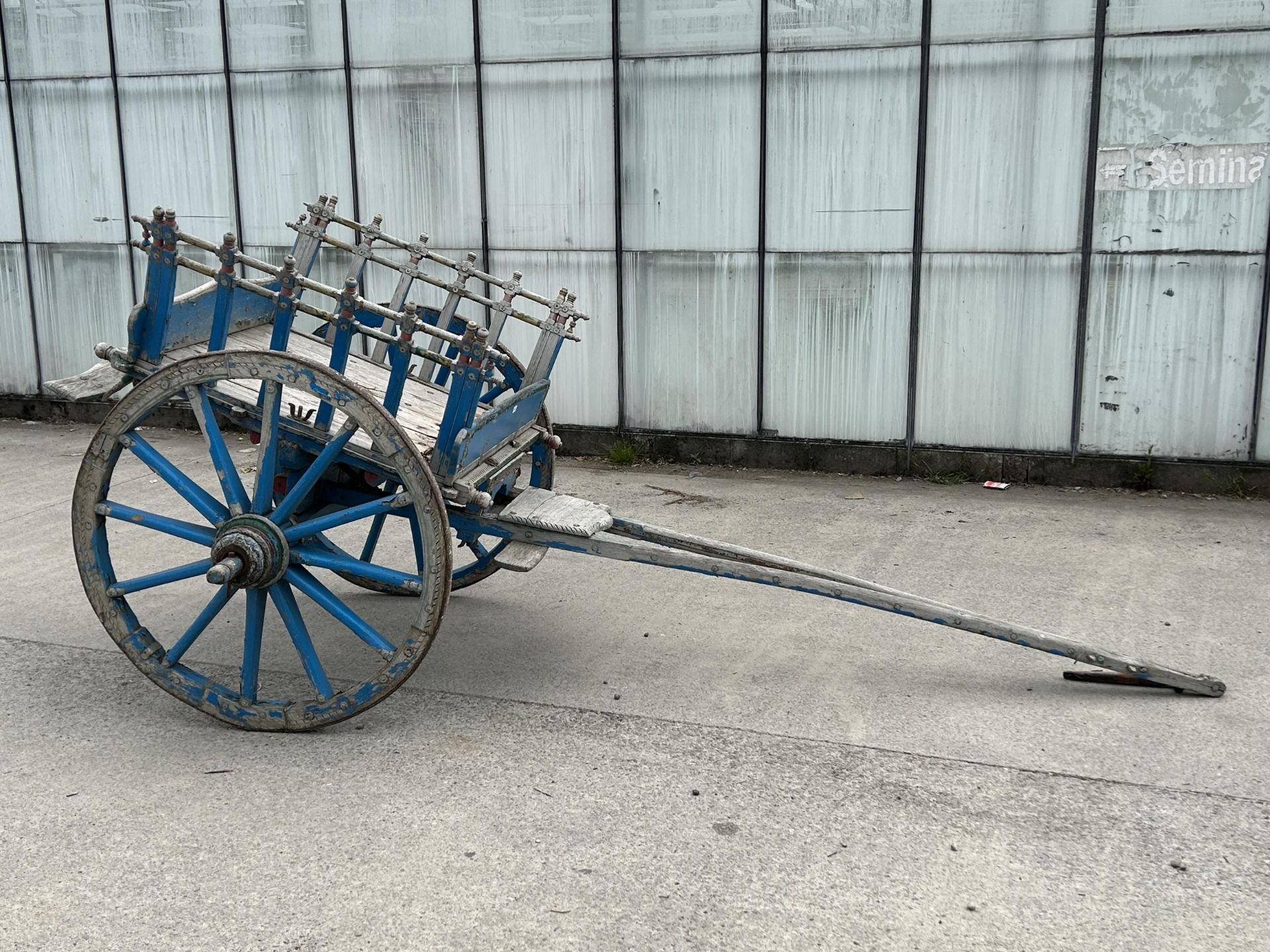 A VINTAGE INDIAN HARDWOOD HORSE CART (APPROX LENGTH 360CM APPROX HEIGHT 140CM)