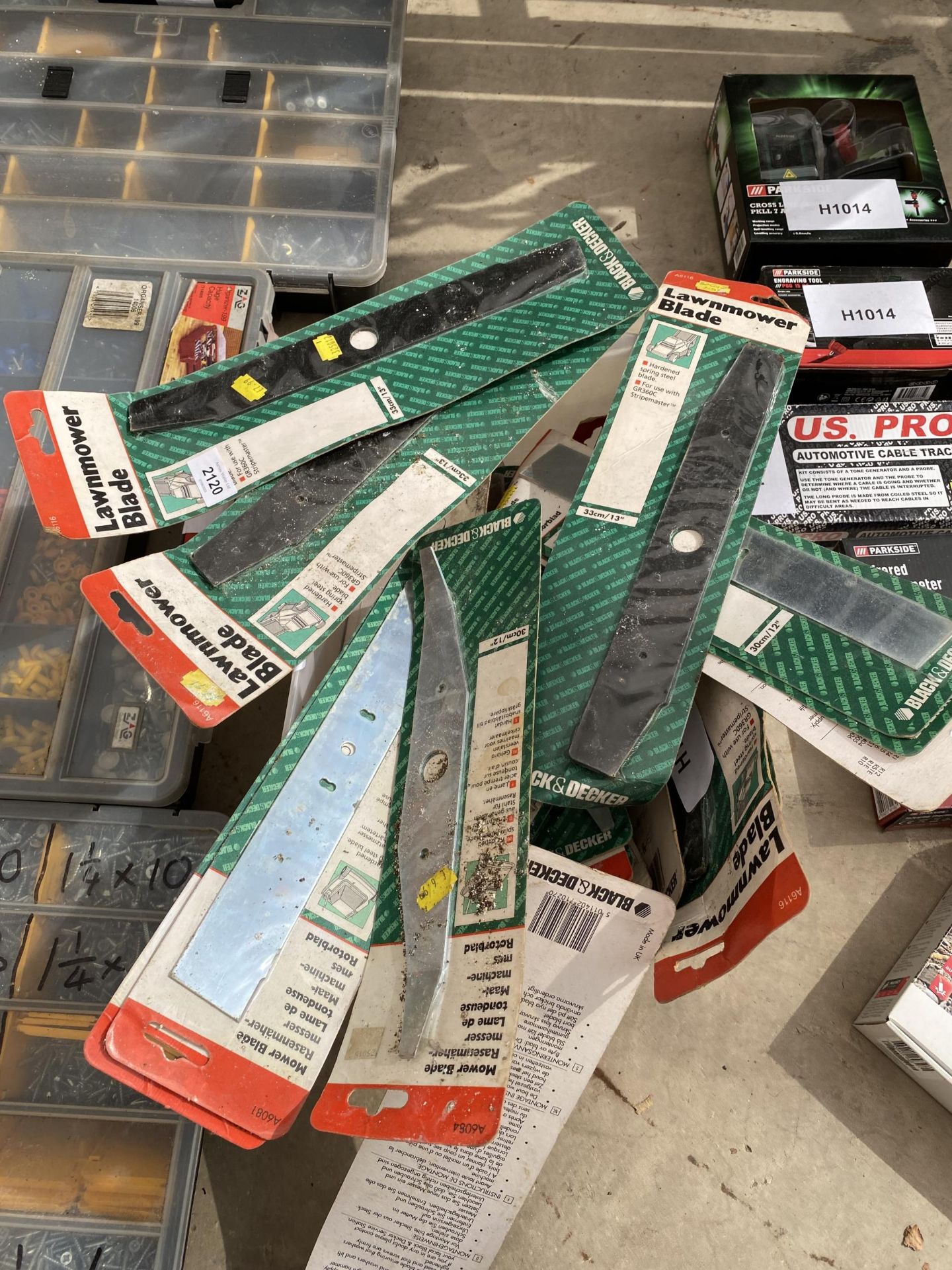 AN ASSORTMENT OF NEW AND PACKAGED LAWN MOWER BLADES - Image 2 of 2