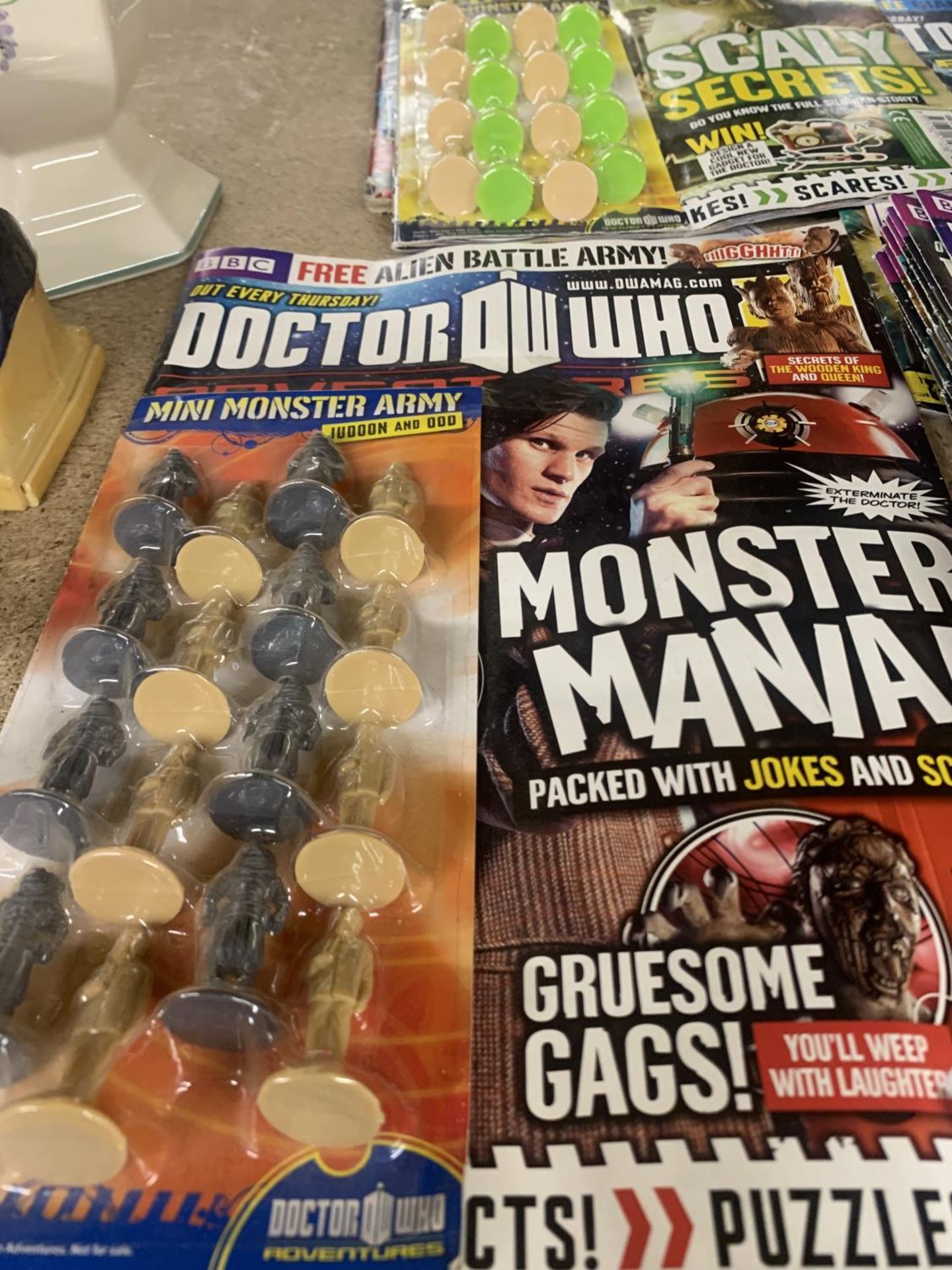 A QUANTITY OF DR WHO WEEKLY COMICS - Image 4 of 5