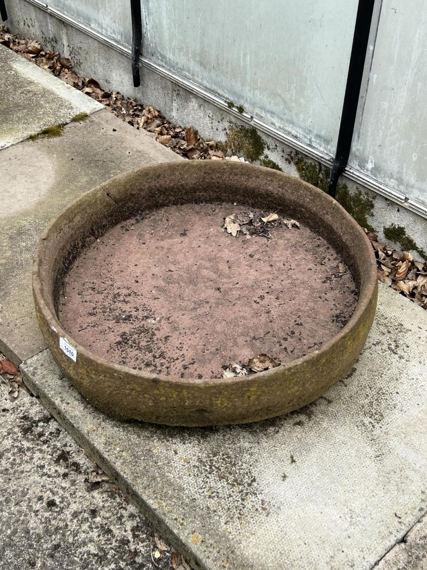 A VINTAGE INDIAN STONE CIRCULAR BOWL PLANTER - Image 3 of 3