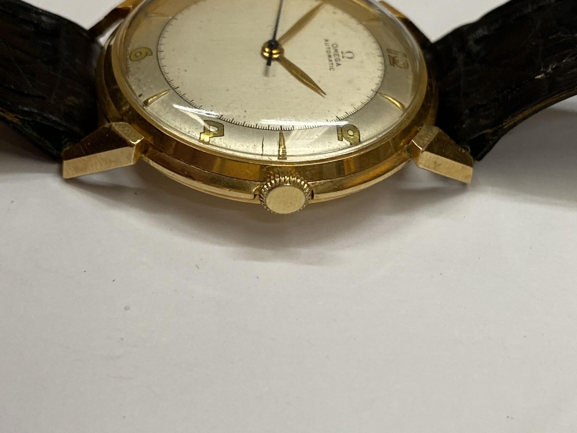 A 1940'S OMEGA BUMPER AUTOMATIC WATCH, YELLOW METAL UNMARKED CASE, WITH NON ORIGINAL BOX, WORKING AT - Image 2 of 8