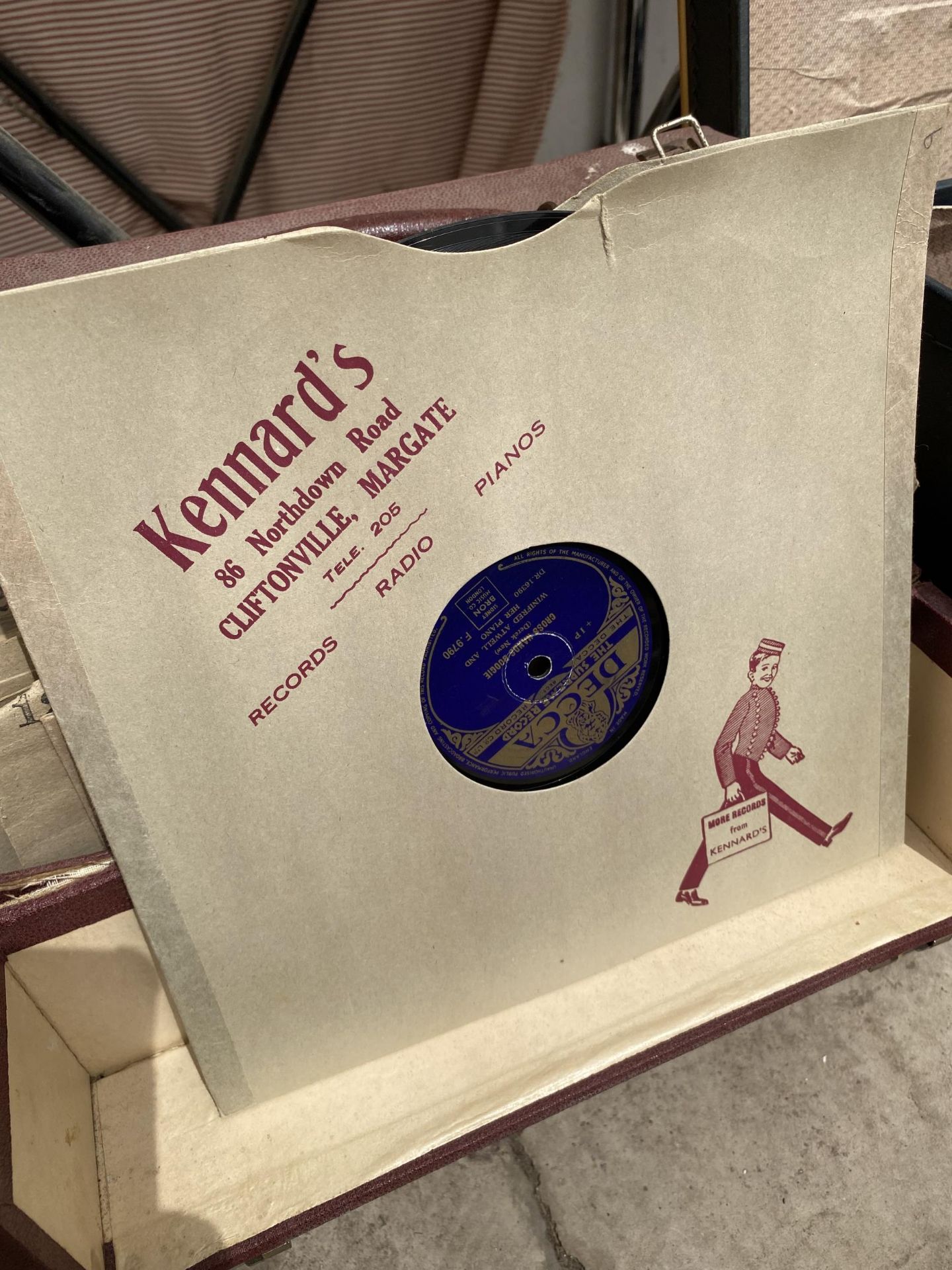 TWO VINYL RECORD CARRY CASES AND 78' RECORDS - Image 3 of 3