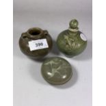 A GROUP OF THREE CHINESE CELADON PORCELAIN ITEMS, SCENT BOTTLE WITH FROG DESIGN, LIDDED POT AND