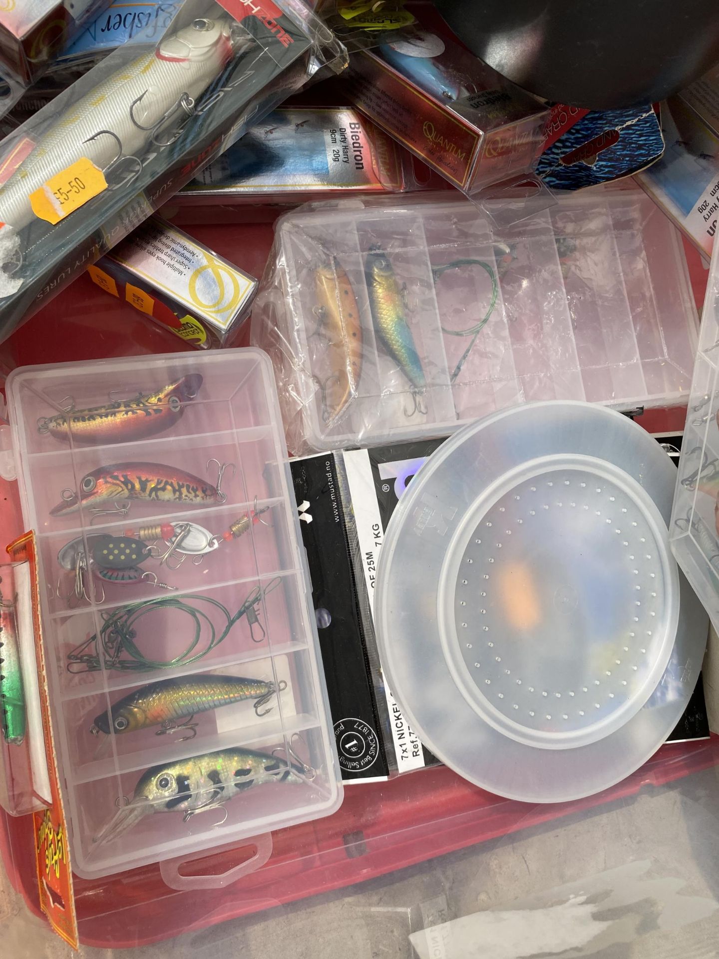 A BOX CONTAINING AN ASSORTMENT OF PLUGS AND SPINNERS (FROM A TACKLE SHOP CLEARANCE) - Image 5 of 7