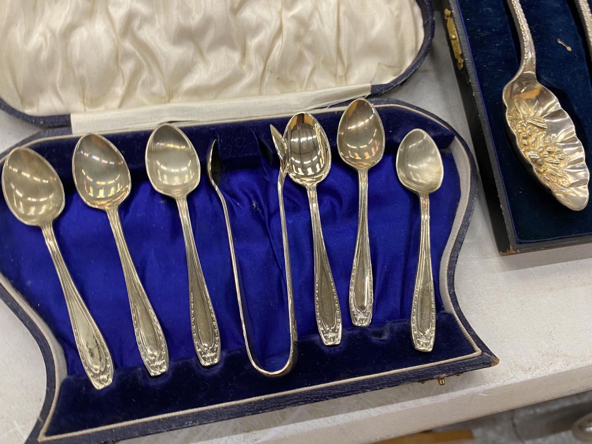 FOUR CASED VINTAGE SILVER PLATED FLATWARE SETS, BERRY SPOONS, ARTHUR PRICE ETC - Image 2 of 3