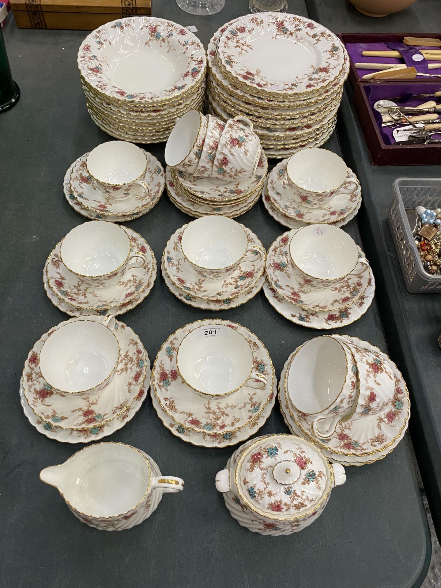 A LARGE QUANTITY OF MINTON 'ANCESTRAL' TEAWARE TO INCLUDE PLATES, BOWLS, CREAM JUG, SUGAR BOWL,