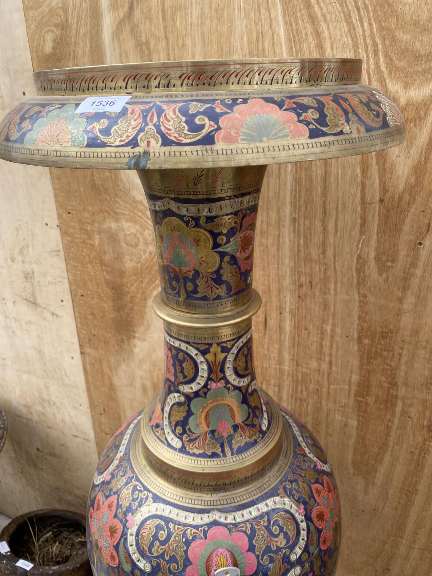 A LARGE VINTAGE DECORATIVE CLOISONNE BRASS URN (H:153CM) - Image 5 of 6