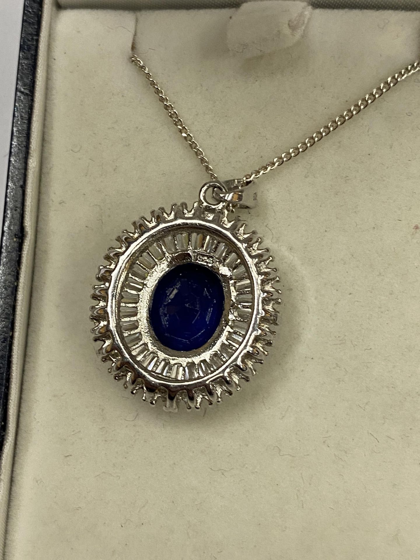 A SILVER AND SAPPHIRE STYLE PENDANT NECKLACE, BOXED - Image 2 of 2