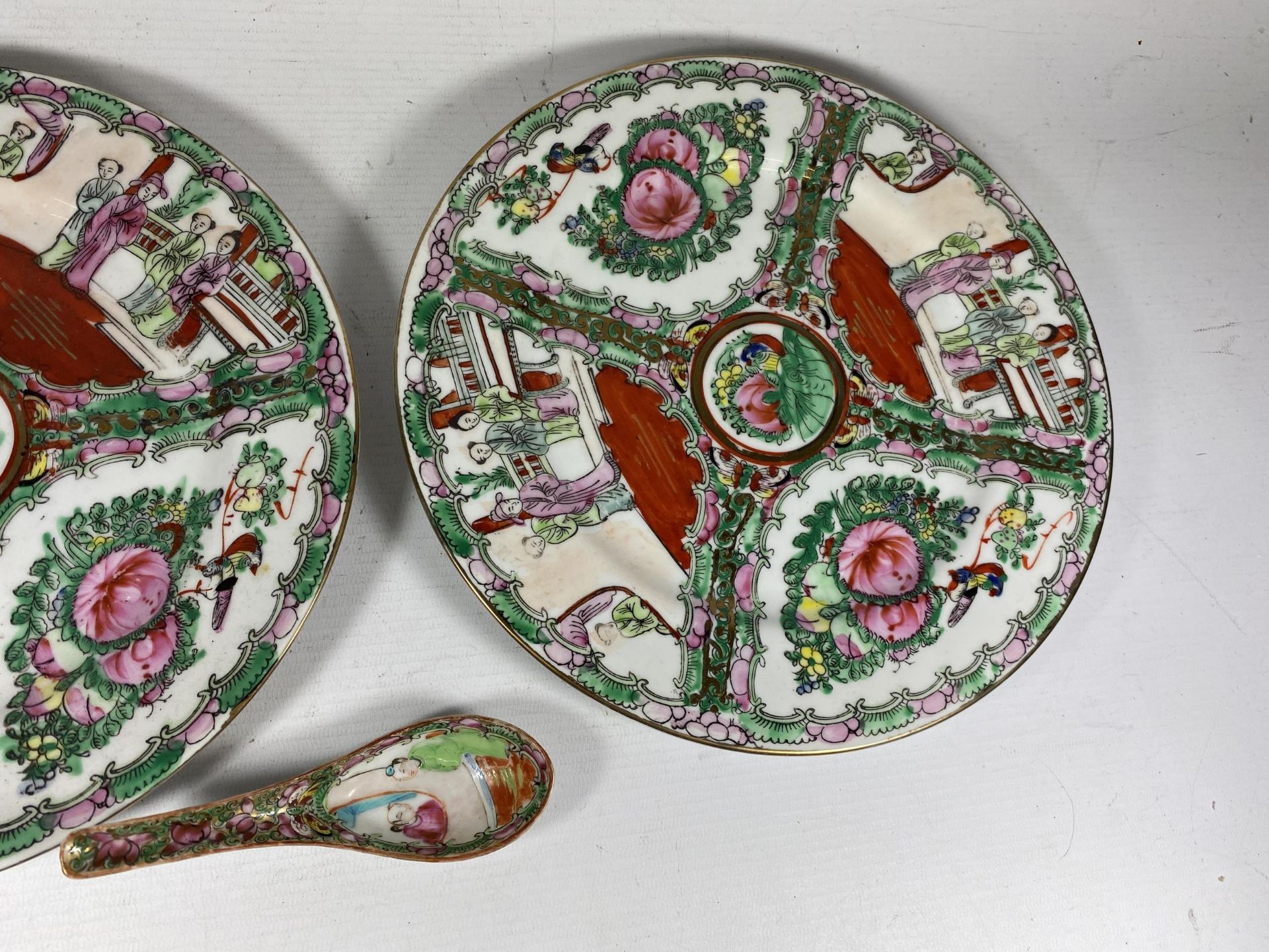 THREE ITEMS - A PAIR OF CHINESE CANTON FAMILLE ROSE MEDALLION PLATES AND 19TH CENTURY CHINESE RICE - Image 3 of 4