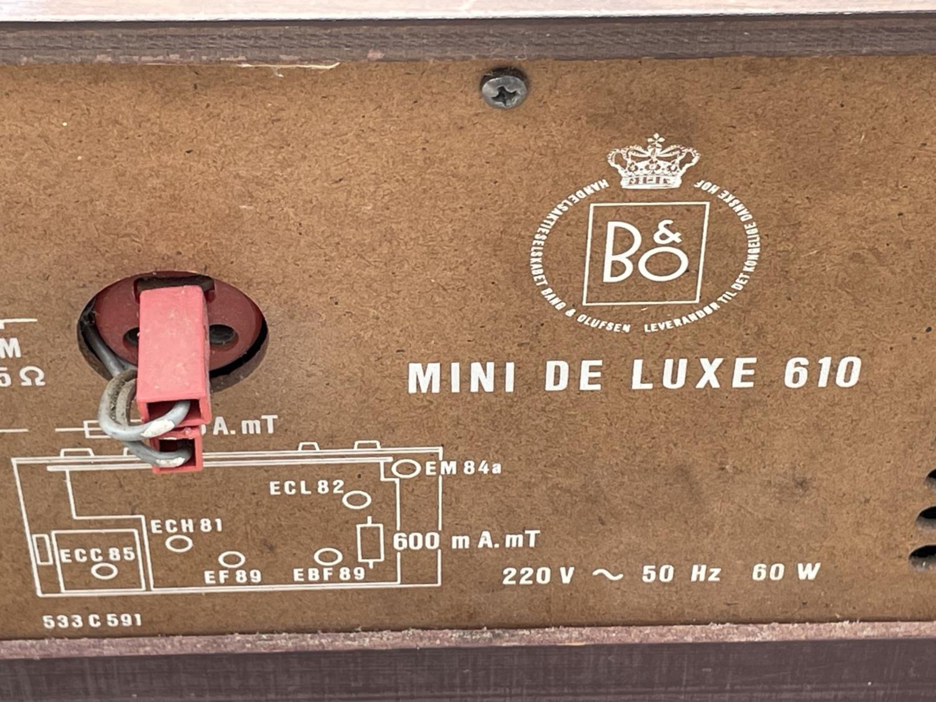 A VINTAGE BANG AND OULFSON MINI DE LUXE 610 RADIO - Image 4 of 4