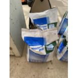 TWO BAGS OF OSMOCOTE PRO CONTROLLED RELEASE FERTILIZER (RRP £165 PER BAG)