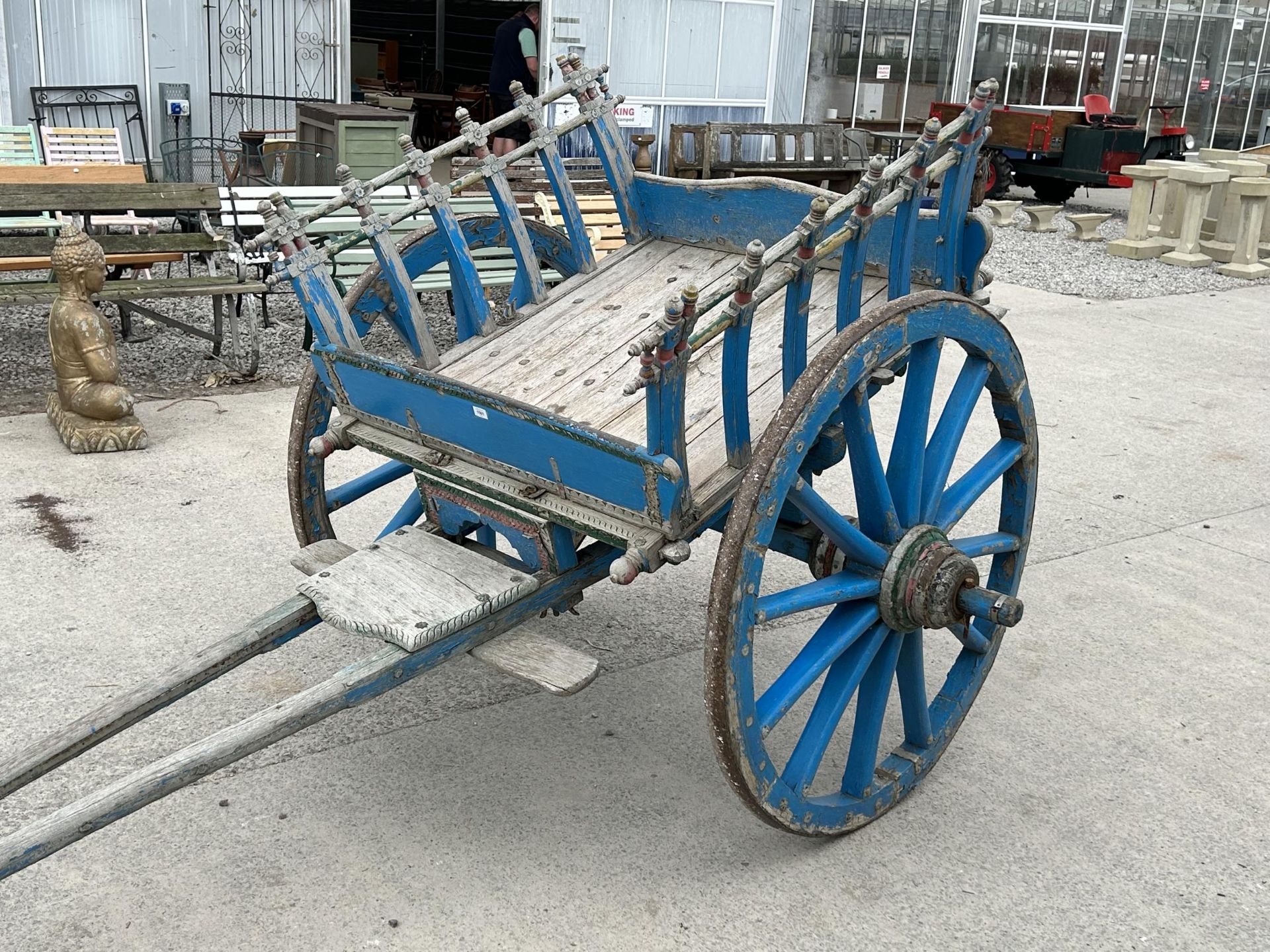 A VINTAGE INDIAN HARDWOOD HORSE CART (APPROX LENGTH 360CM APPROX HEIGHT 140CM) - Image 4 of 6