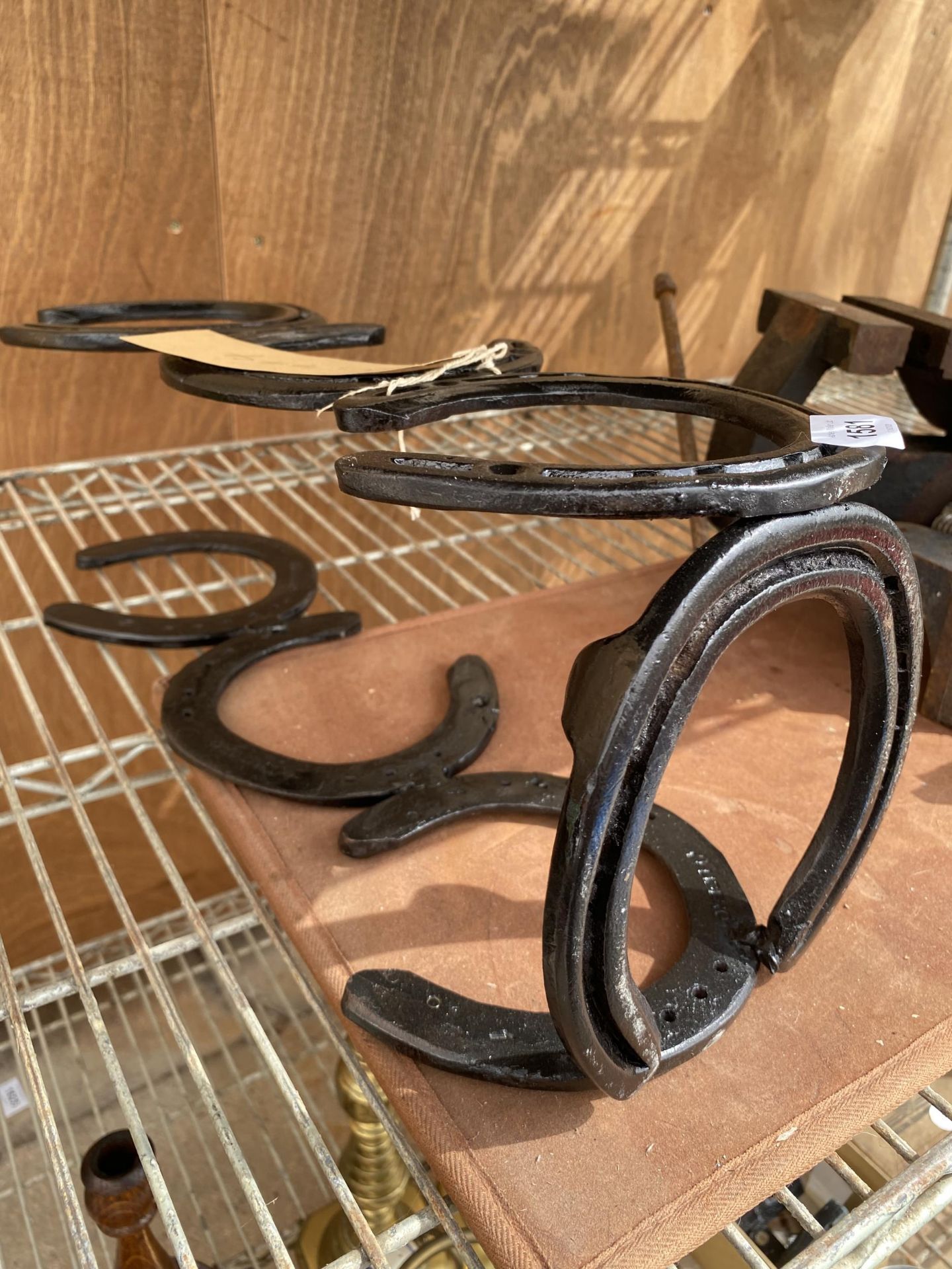 A THREE BOTTLE WINE HOLDER FORMED FROM HORSE SHOES - Image 2 of 2