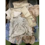 A LARGE QUANTITY OF VINTAGE LINEN AND COTTON, ETC TO INCLUDE COASTERS, TABLE CLOTHS, NAPKINS, ETC