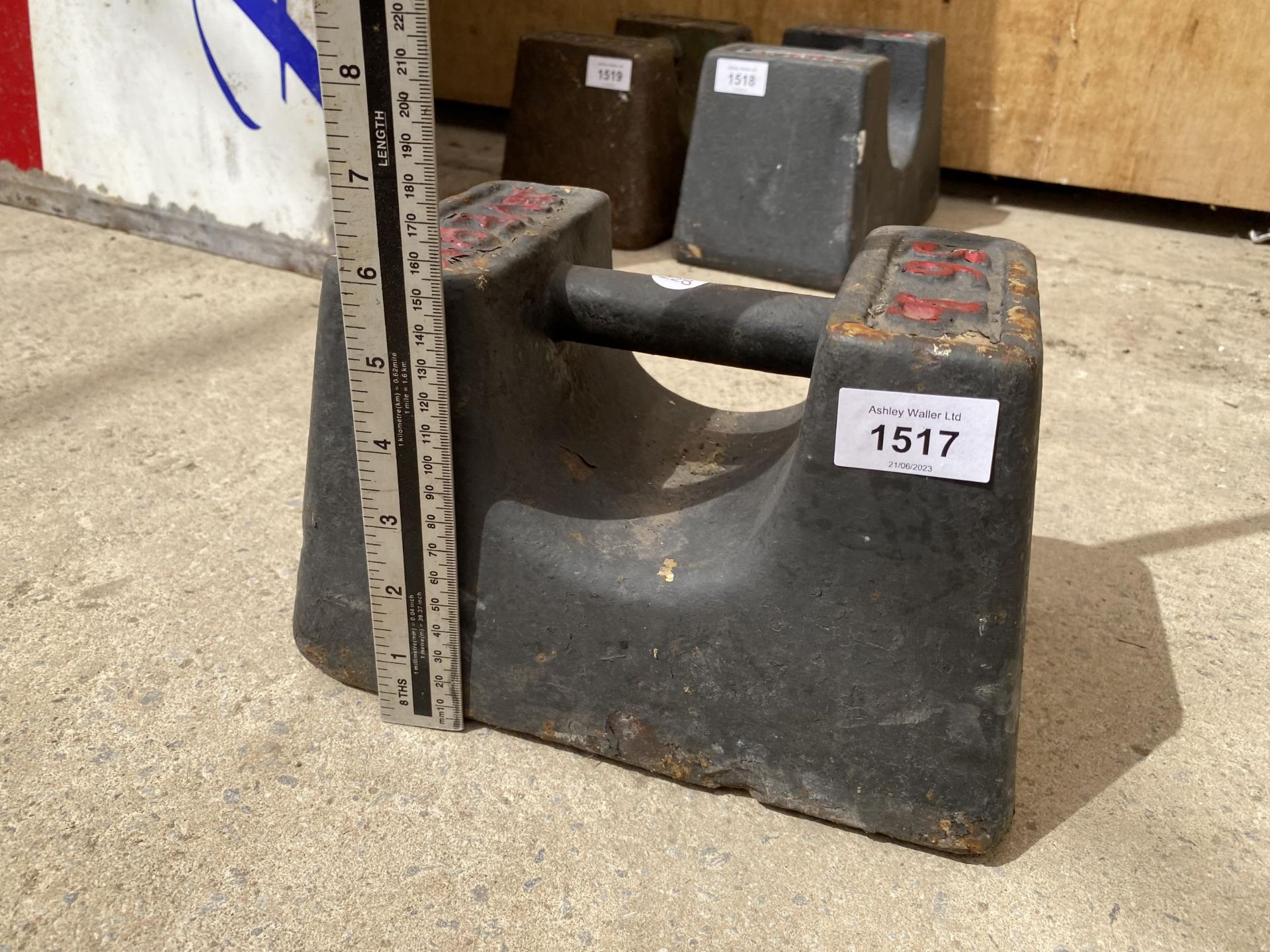 A VINTAGE AVERY 56LB WEIGHT - Image 4 of 4