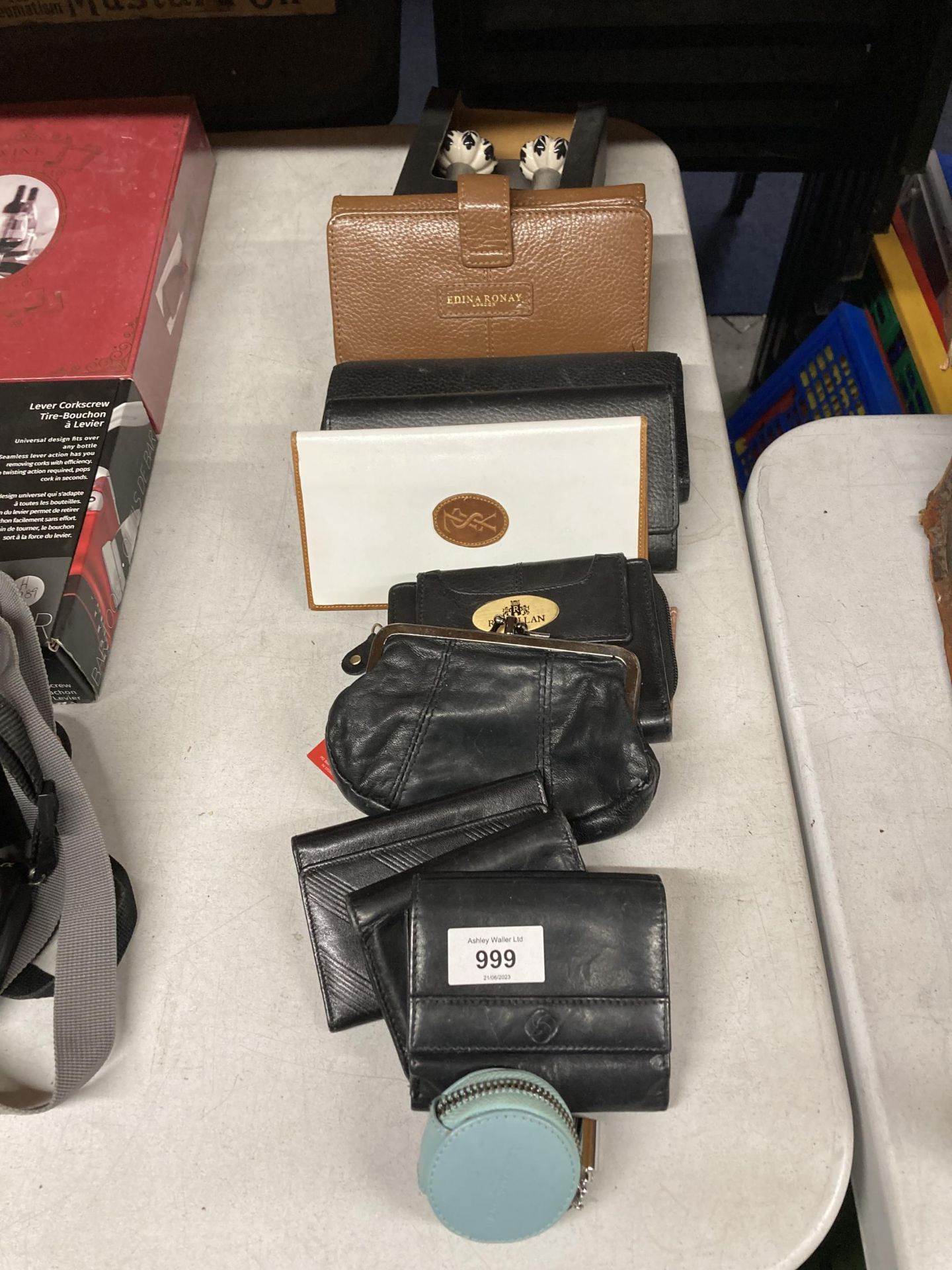 A QUANTITY OF LEATHER PURSESS TO INCLUDE YVES SAINT LAURENT, OSPREY, EDINA RONAY, ETC
