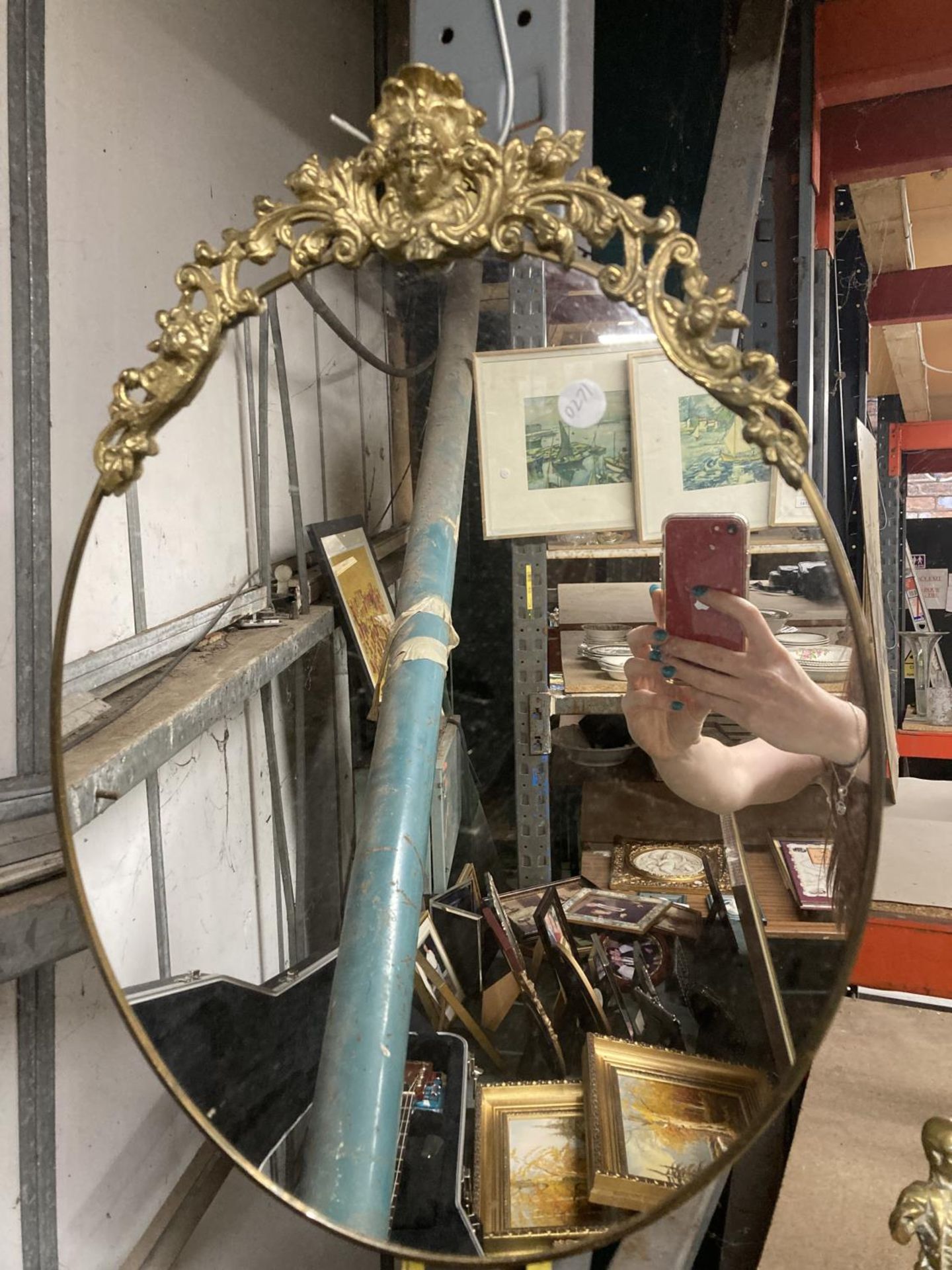 TWO MIRRORS COMPRISING CARVED WOODEN AND GILT EXAMPLES - Bild 2 aus 5