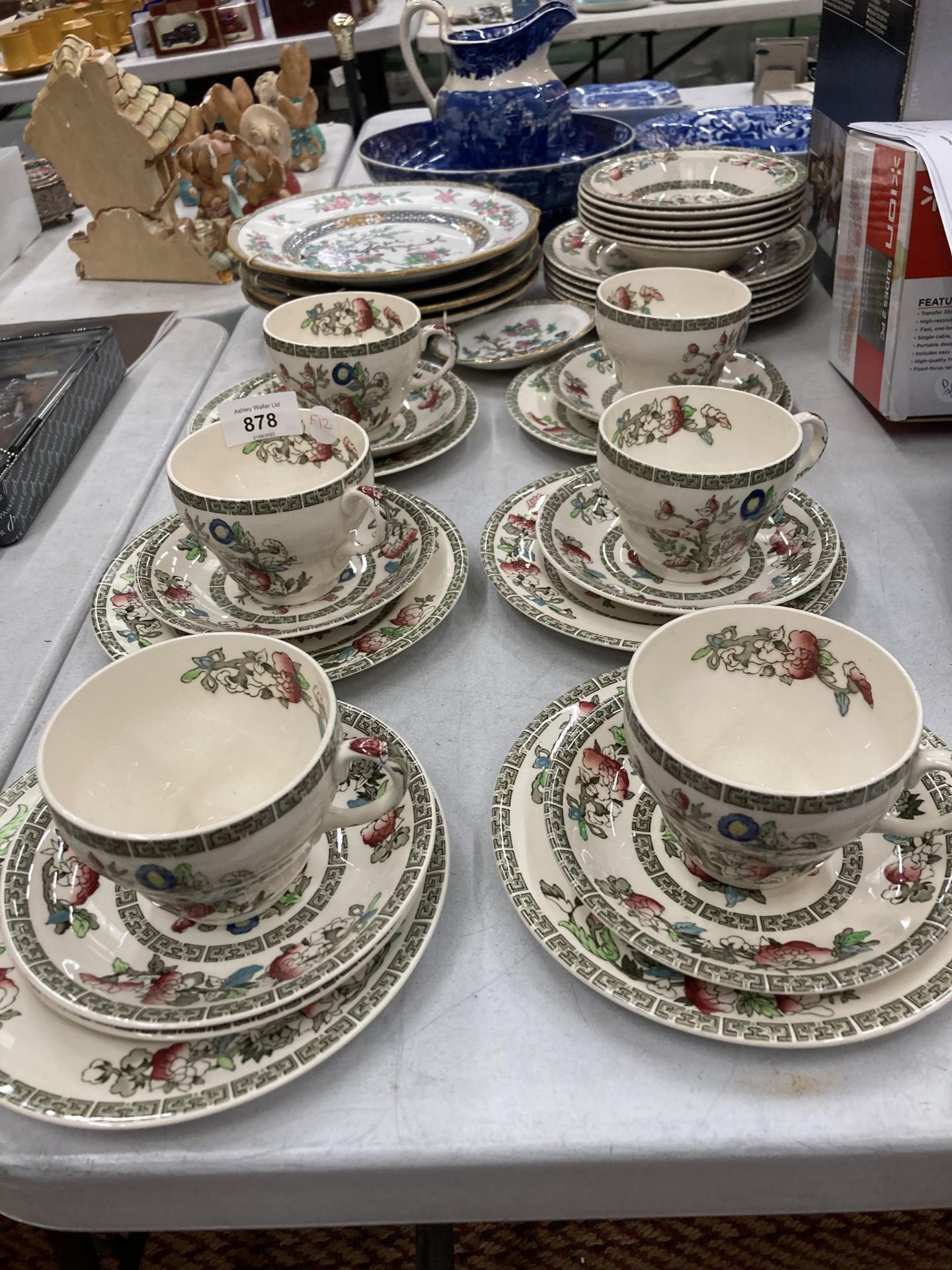 A QUANTITY OF JOHNSON BROS 'INDIAN TREE' PATTERN TEAWARE TO INCLUDE VARIOUS SIZED PLATES, BOWLS,