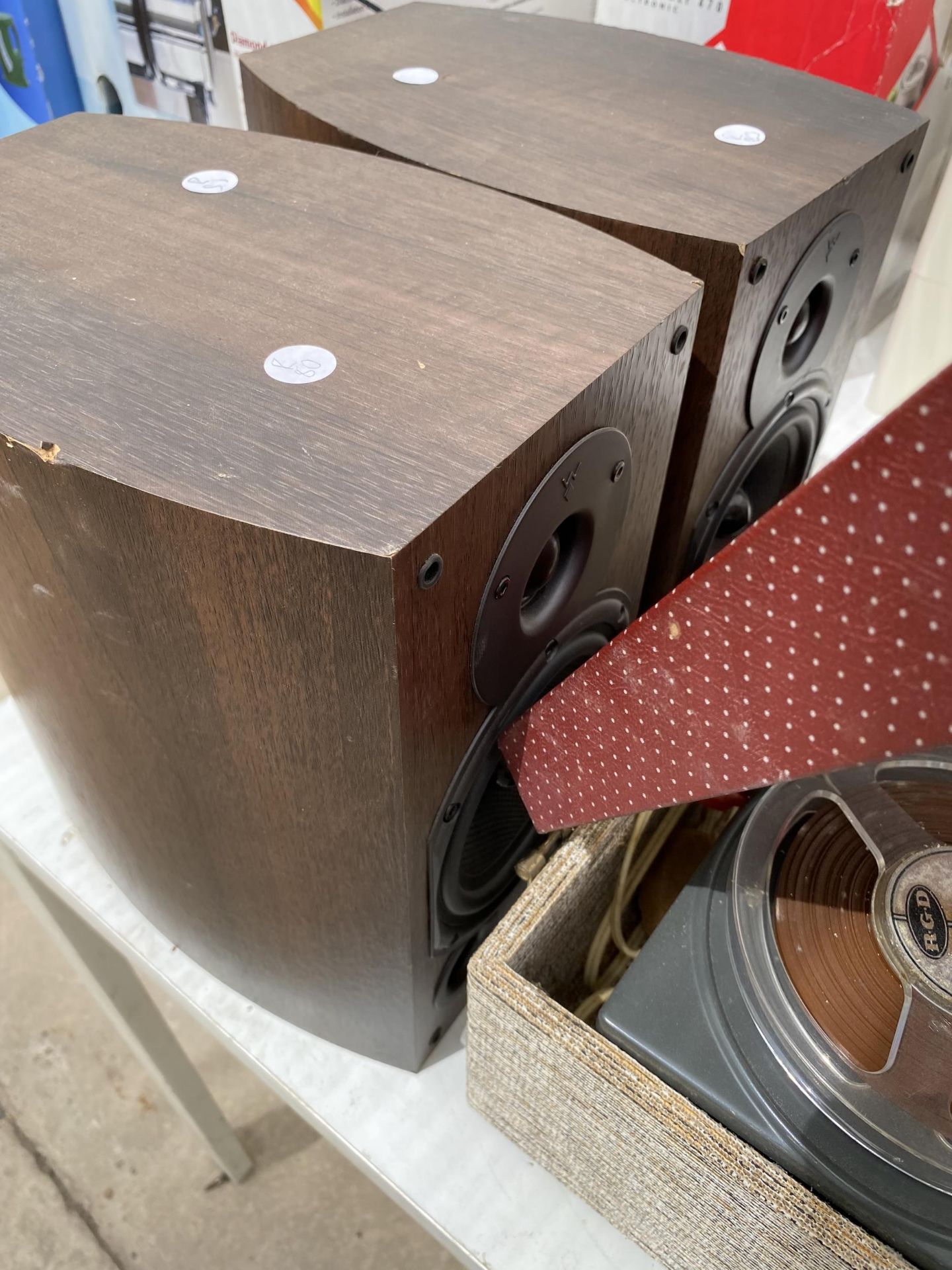 AN RGD TAPE TO TAPE PLAYER AND A PAIR OF WOODEN CASED SPEAKERS - Image 2 of 2