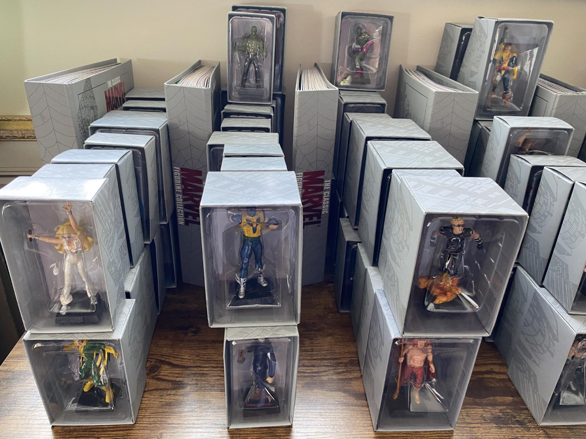 A COMPLETE SET OF 1-200 THE CLASSIC MARVEL COLLECTION FIGURES, ALL BOXED AS NEW COMPLETE WITH 200 - Image 7 of 12