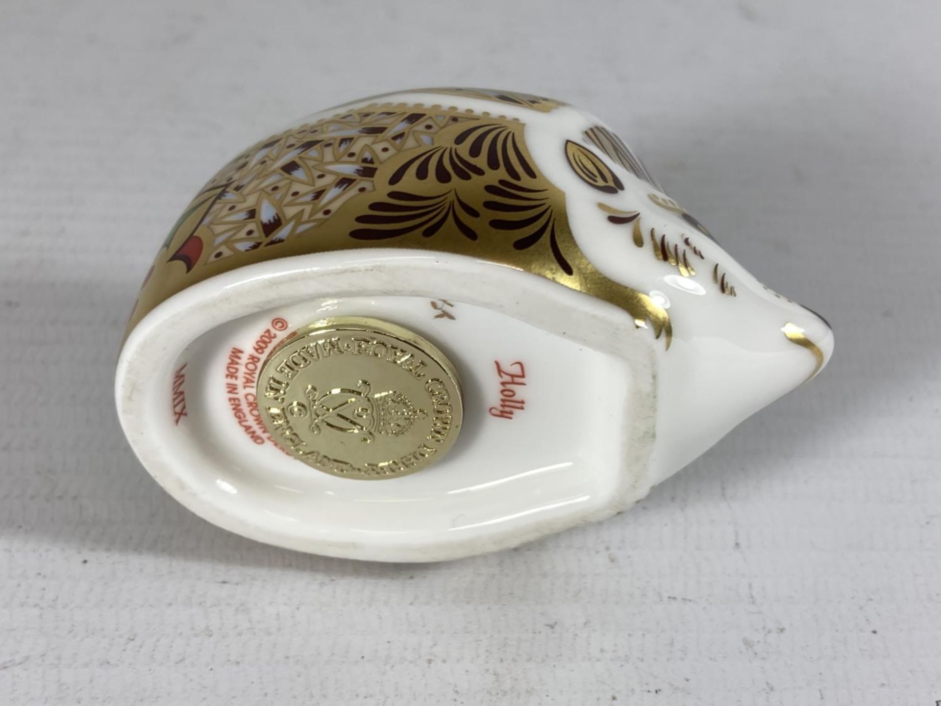 A ROYAL CROWN DERBY HEDGEHOG WITH GOLD STOPPER - Image 3 of 3