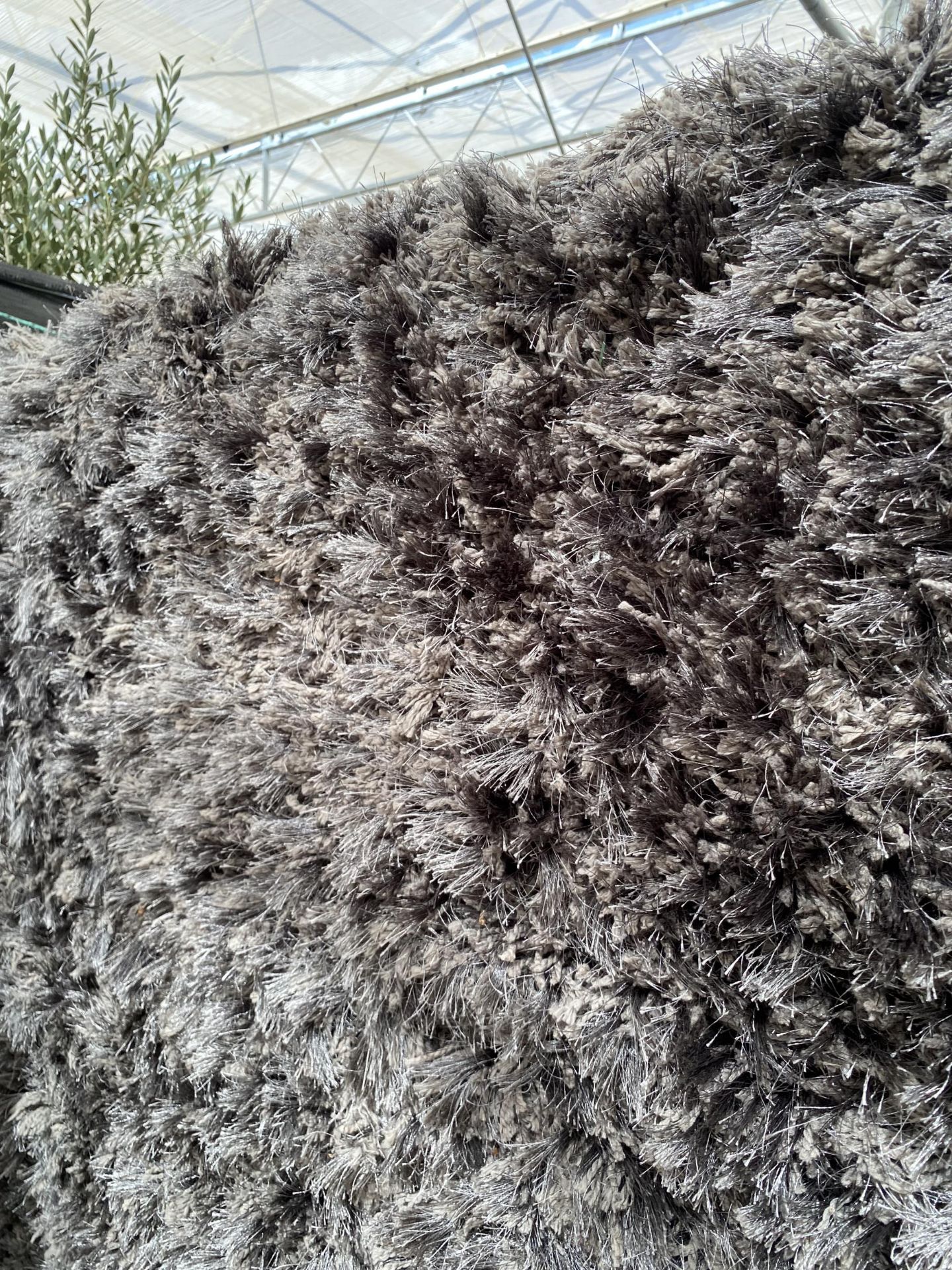 A MODERN GREY SHAGGY RUG - Image 2 of 2