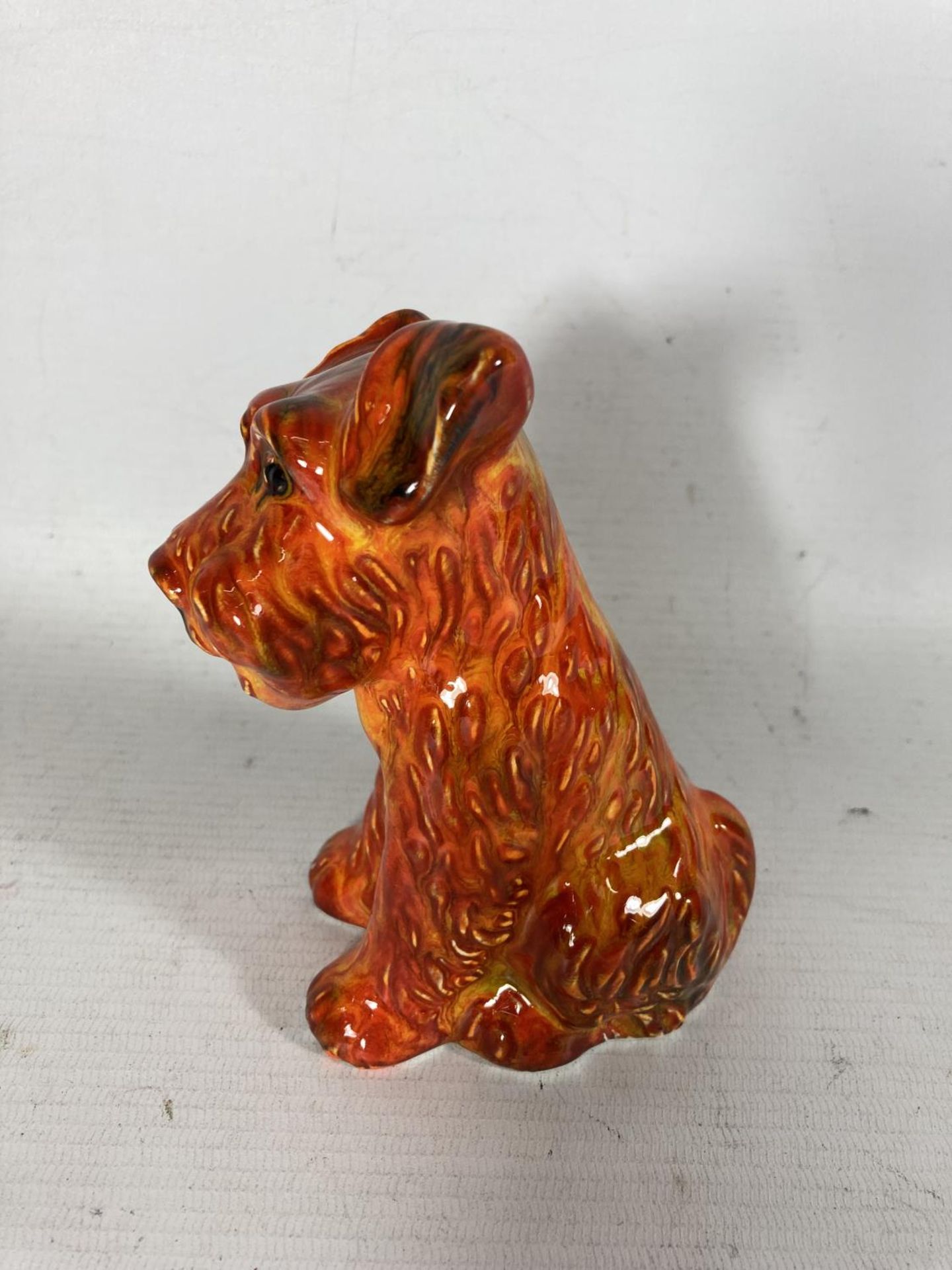 AN ANITA HARRIS TERRIER DOG FIGURE HAND PAINTED AND SIGNED IN GOLD - Image 2 of 3