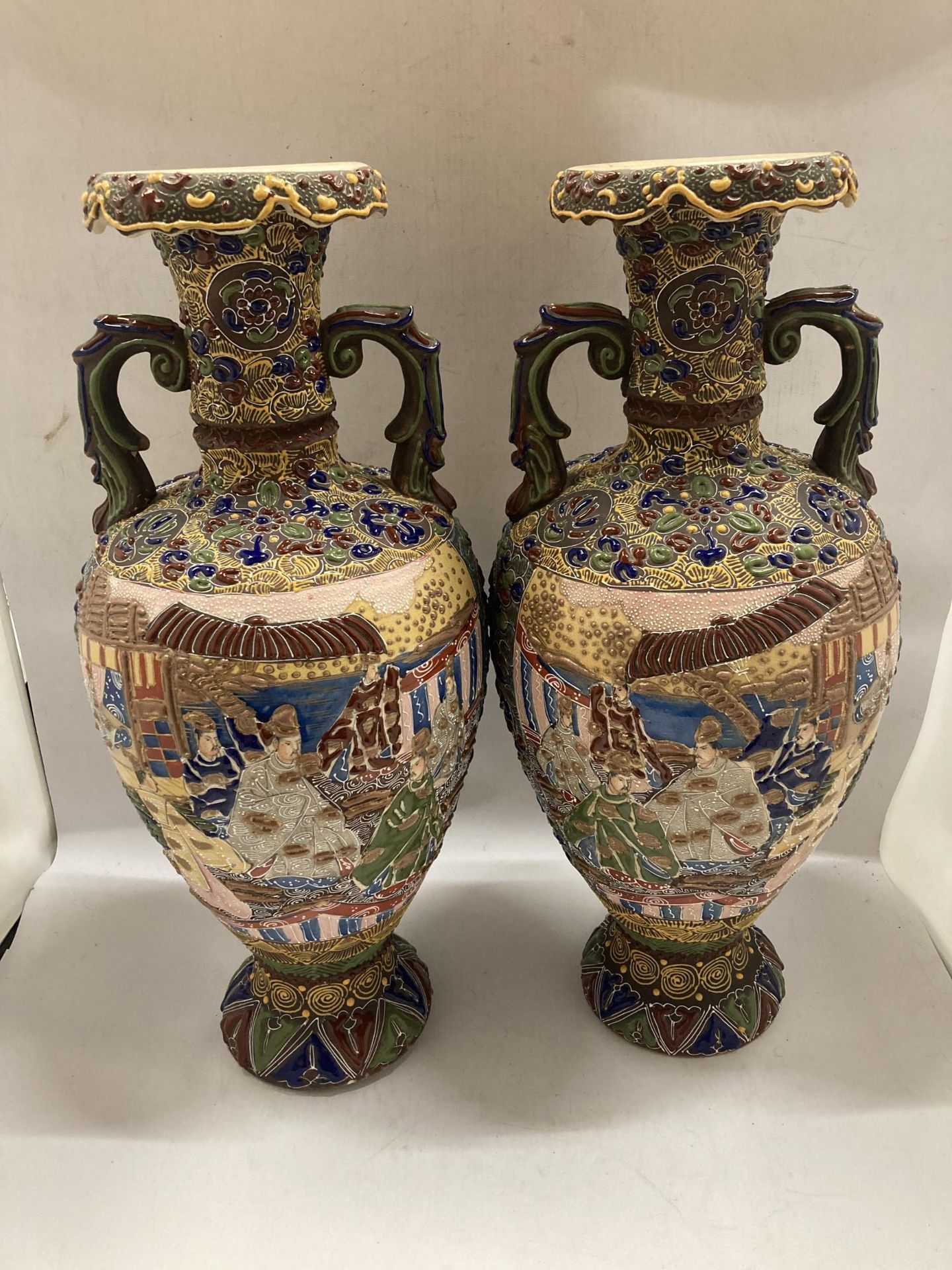 A PAIR OF JAPANESE SATSUMA TWIN HANDLED VASES, HEIGHT 49CM