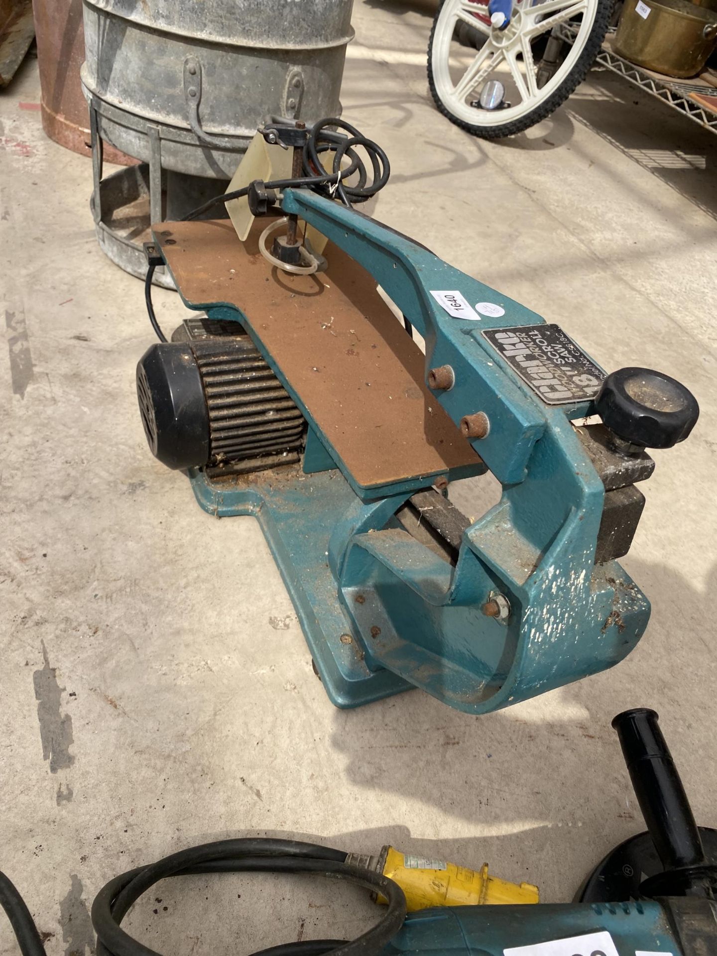 A CLARKE WOODWORKER 18" SCROLL SAW - Image 2 of 2