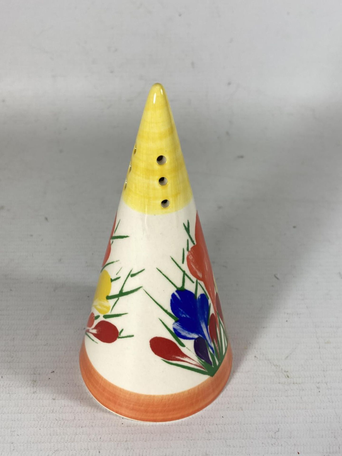 A CONICAL CROCUS PATTERN SIFTER TRAIL NO.4 - Bild 2 aus 3