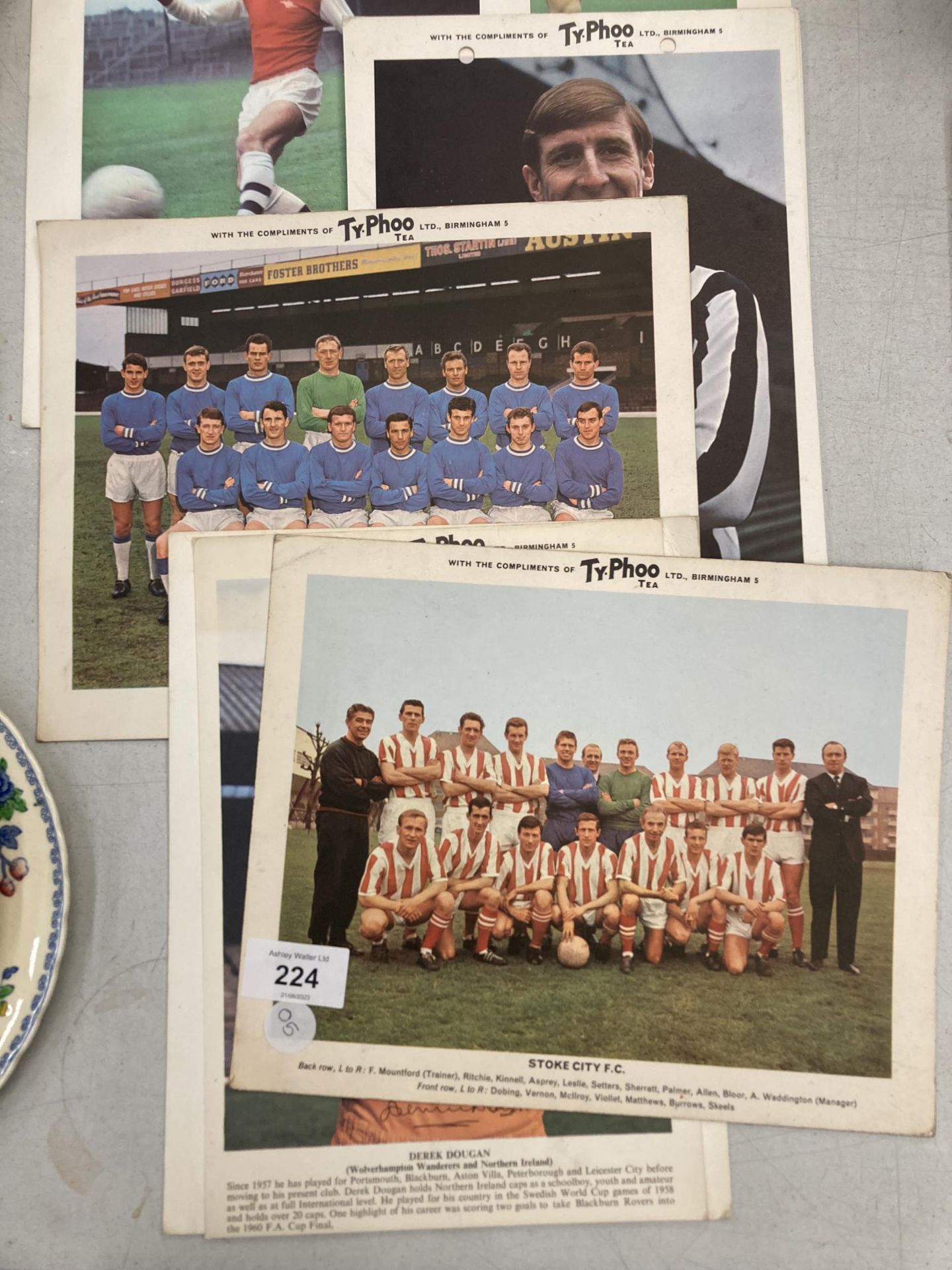 A COLLECTION OF TYPHOO TEA FOOTBALL PULL OUTS, STOKE CITY, BIRMINGHAM ETC - Image 3 of 3