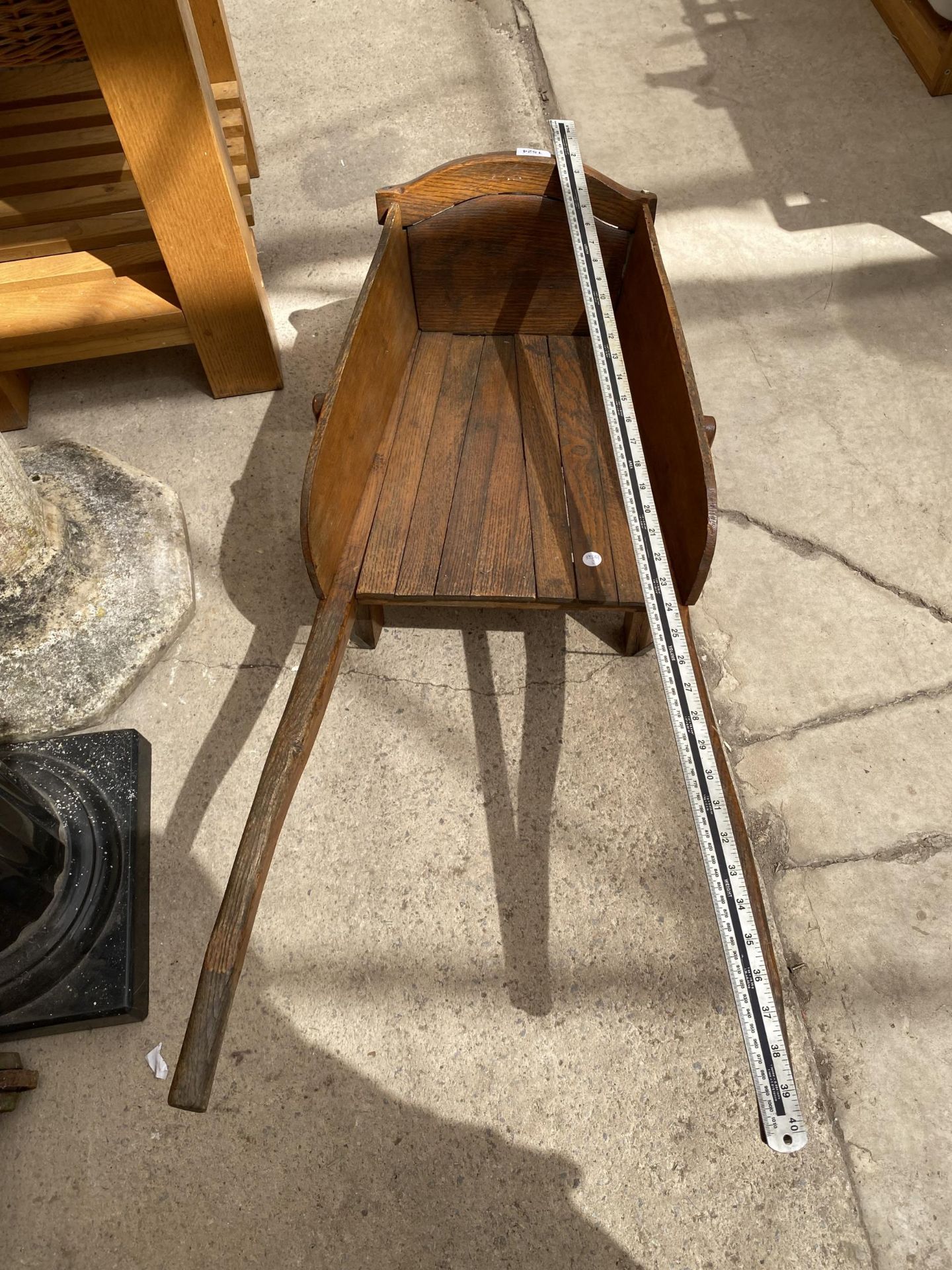 A MINIATURE VINTAGE OAK WHEEL BARROW - Image 3 of 4