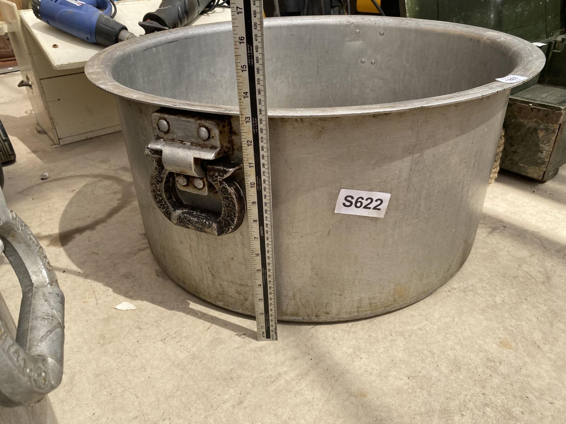 A VERY LARGE STAINLESS STEEL COOKING POT - Image 3 of 3