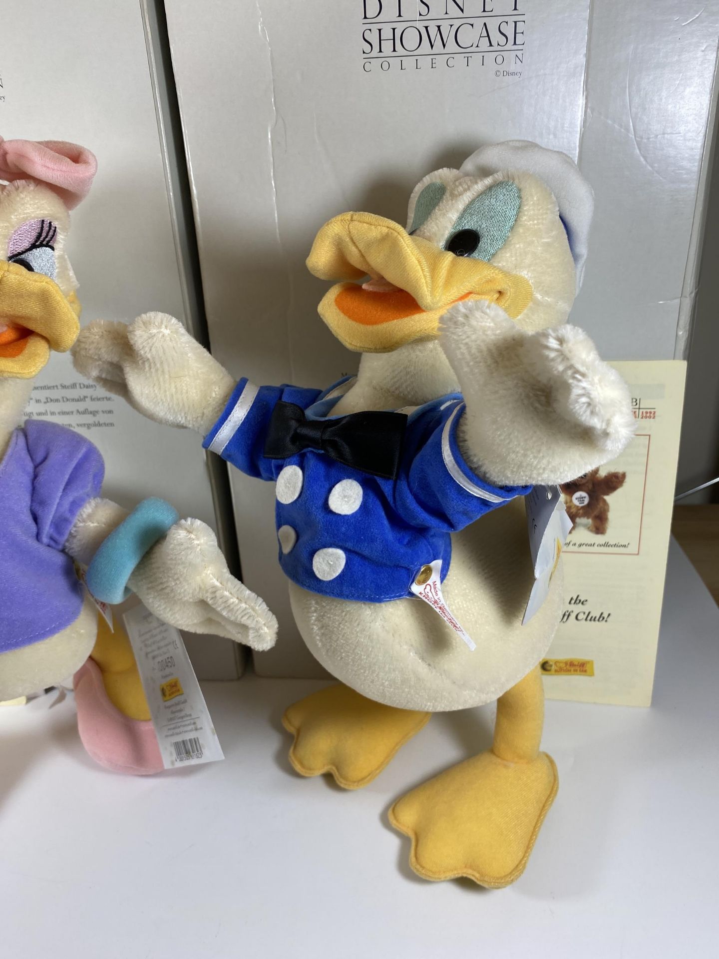 A PAIR OF LIMITED EDITION STEIFF MOHAIR DISNEY SHOWCASE COLLECTION SOFT TOY FIGURES, BOTH BOXED - Image 4 of 8