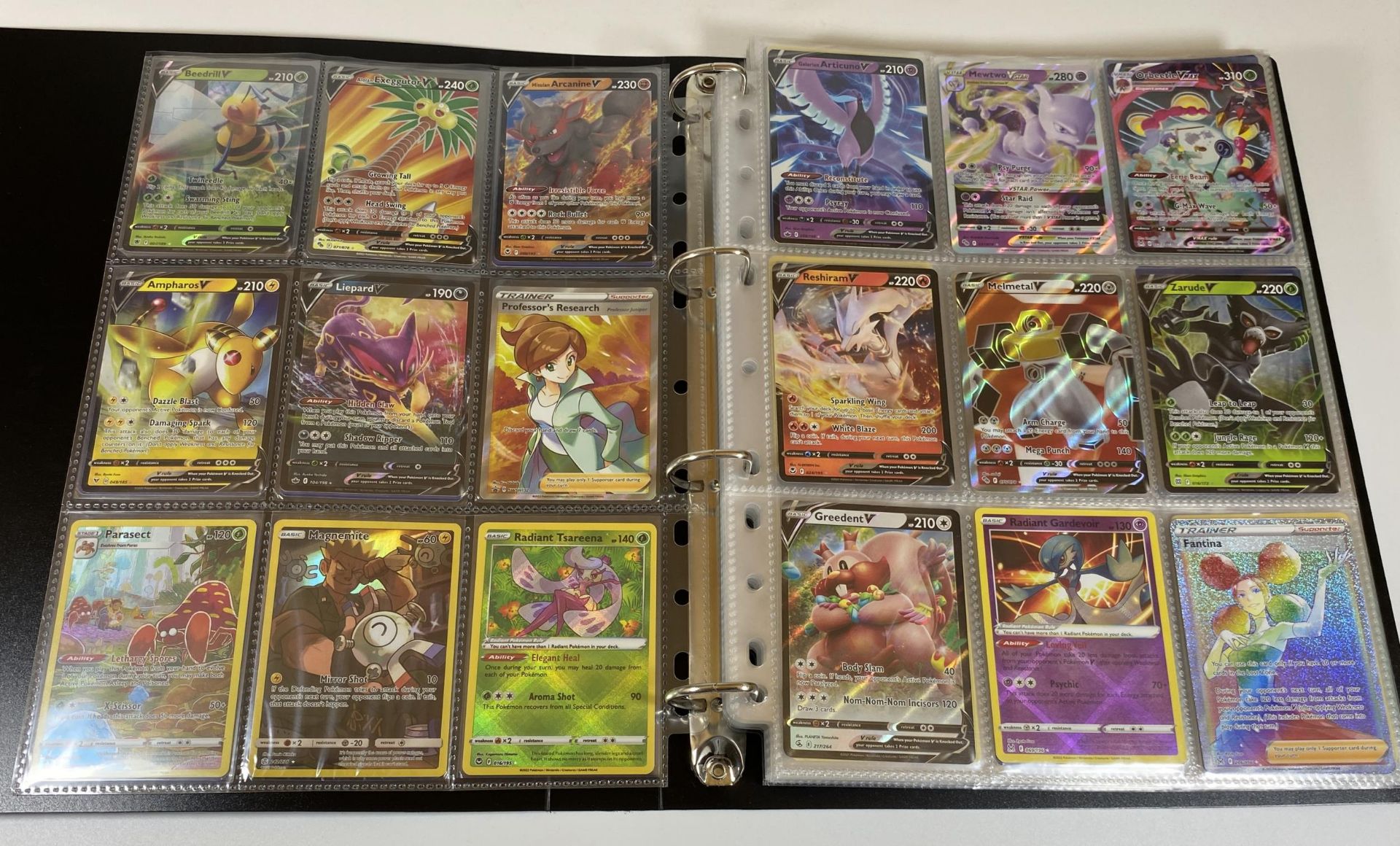 A FOLDER OF POKEMON CARDS, LOTS OF RARES, LARGE PART COMPLETE SETS ETC