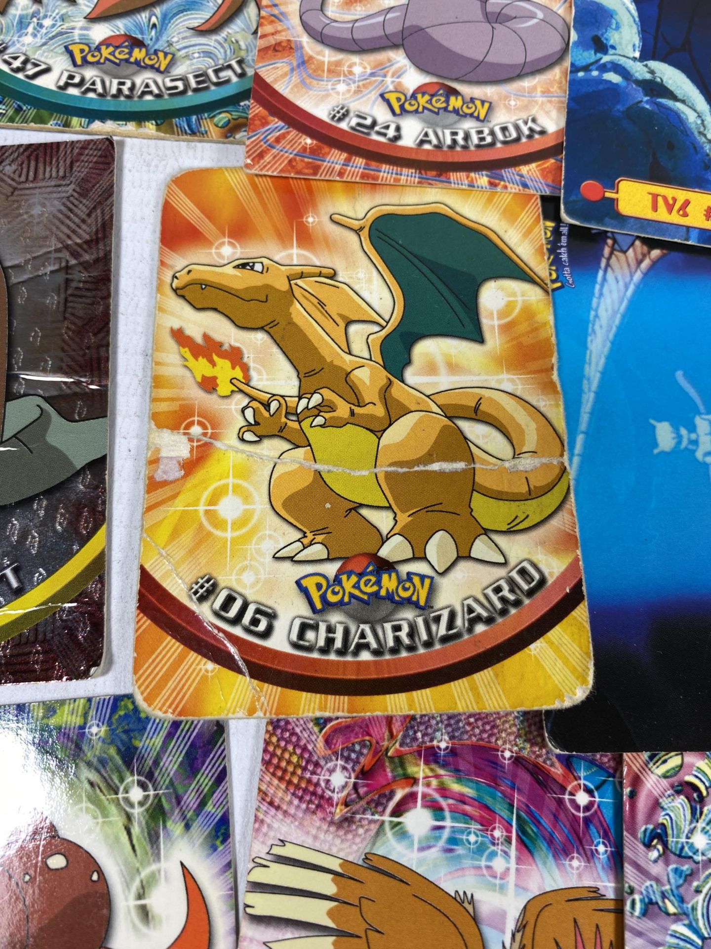 A COLLECTION OF TOPPS POKEMON SERIES 1 & 2 TRADING CARDS, CHARIZARD ETC - Bild 2 aus 5