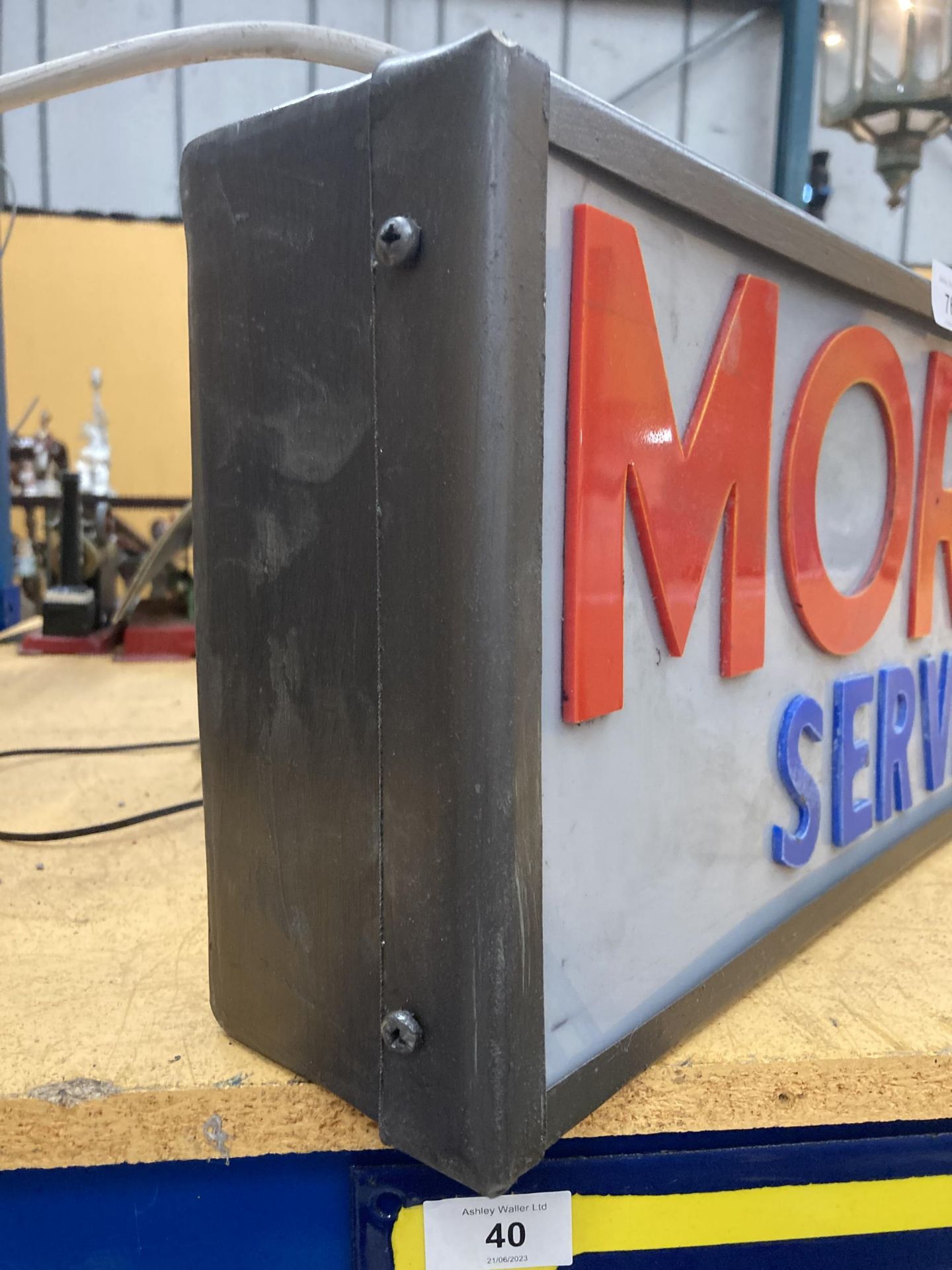 A 'MORRIS SERVICE' ILLUMINATED BOX SIGN, 23 X 57CM - Image 2 of 2