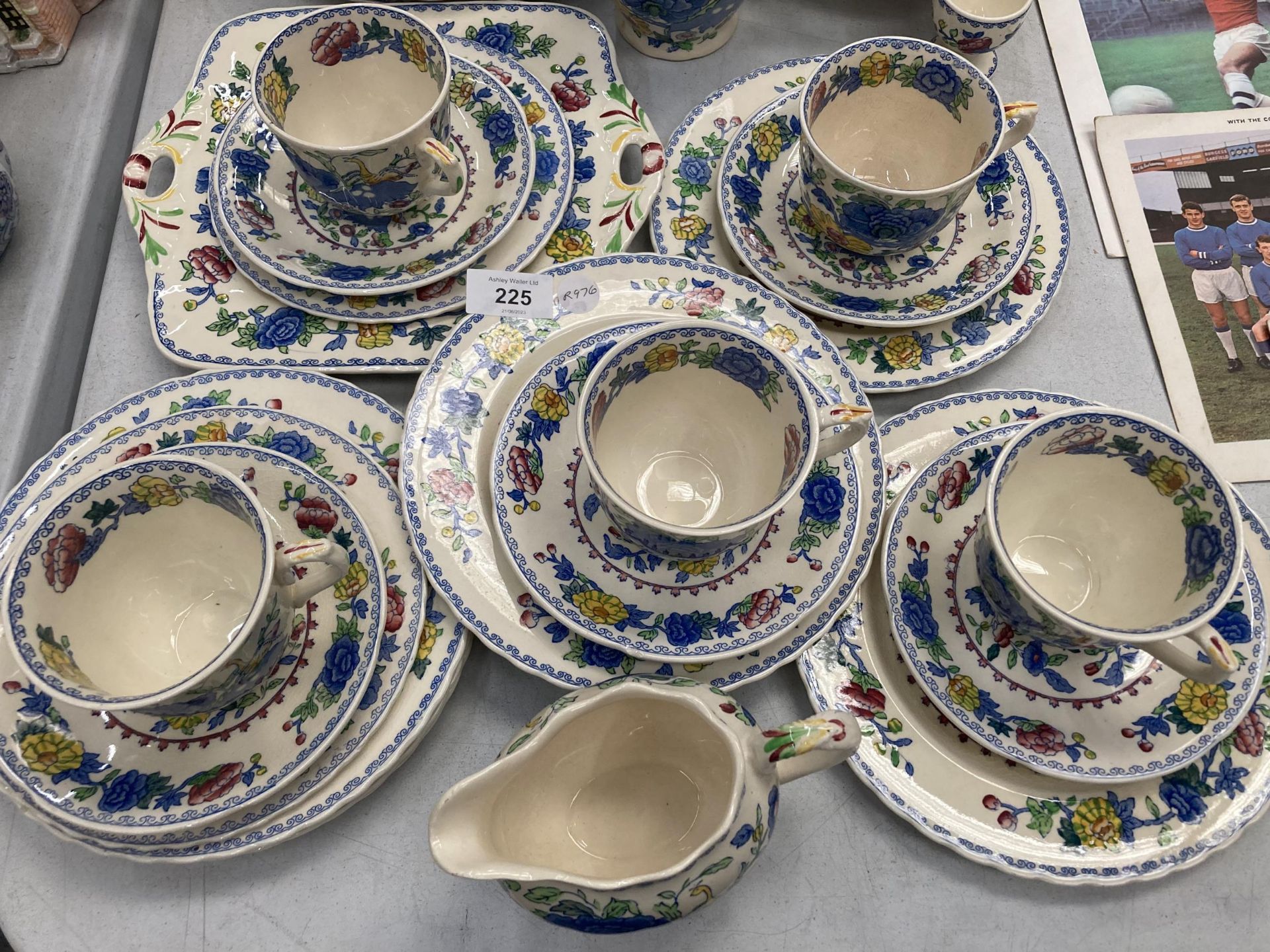 A MASONS IRONSTONE REGENCY PATTERN DINNER SERVICE - Image 3 of 5