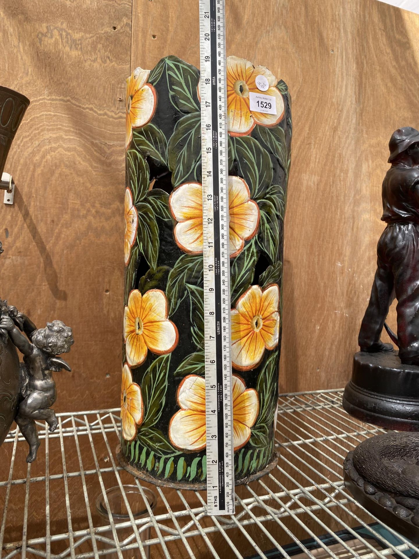 A METAL FLORAL STICK STAND - Image 3 of 3