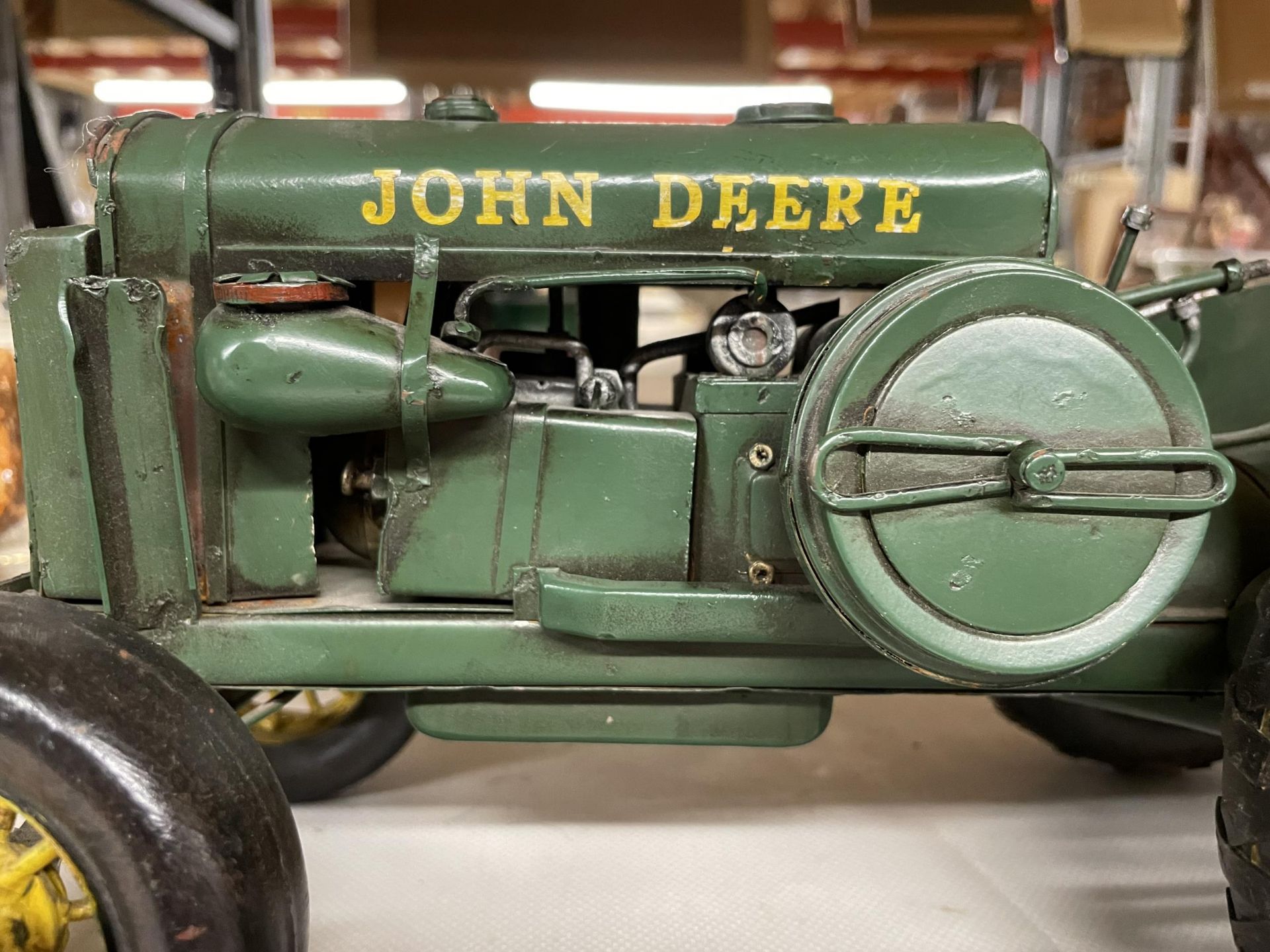 A TIN PLATE MODEL OF A 1931 JOHN DEERE TRACTOR - Image 3 of 4